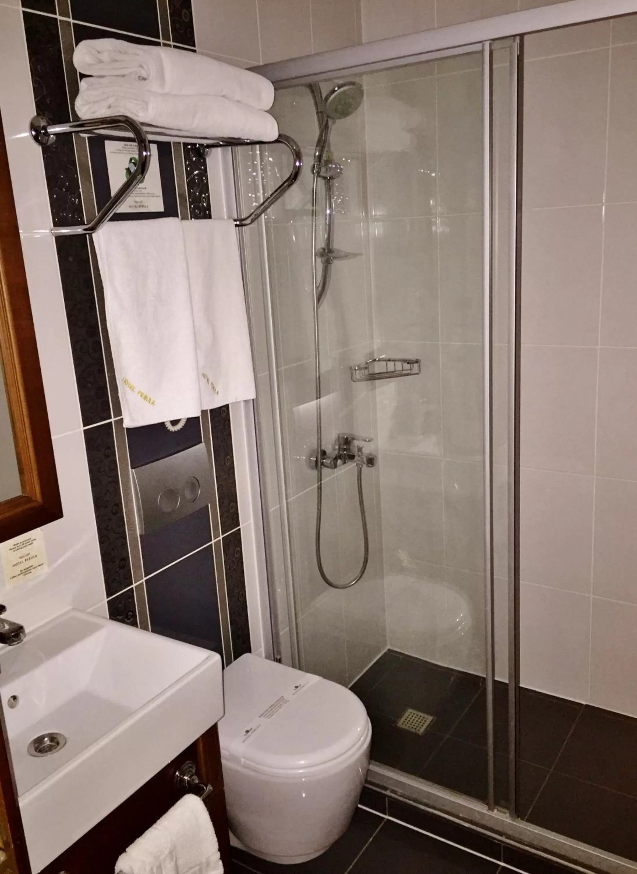 Bathroom in Hotel Perula & SPA