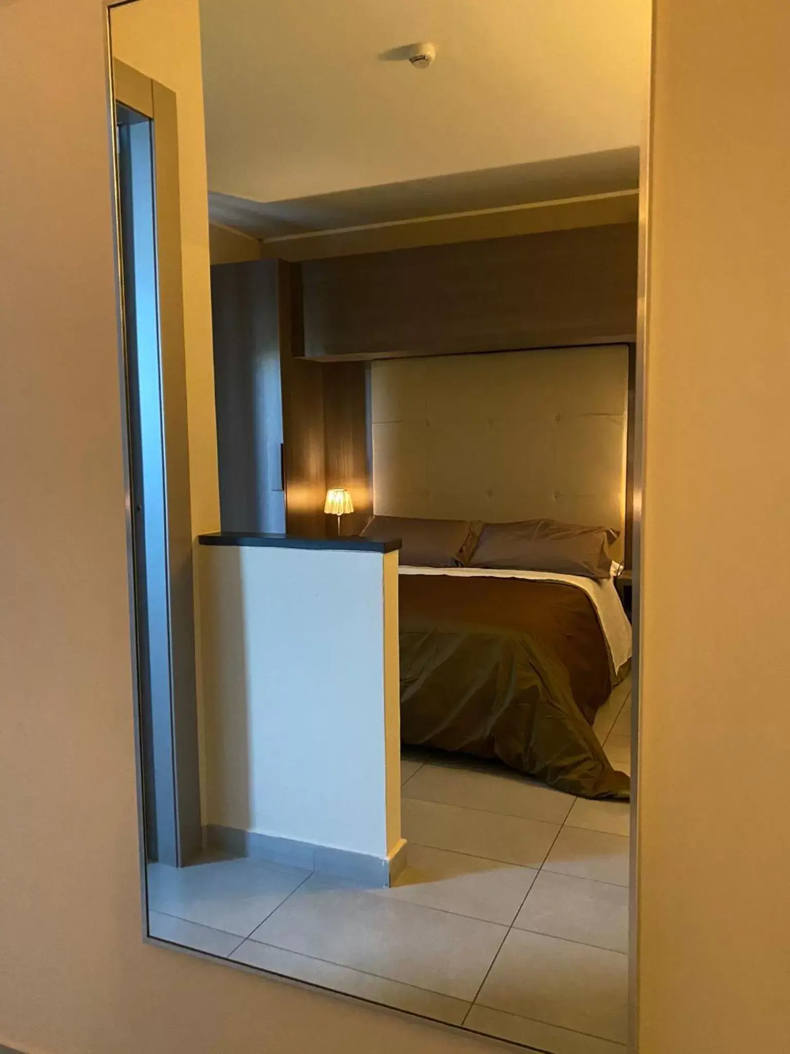 Deluxe Room - single occupancy in Victoria Hotel Deluxe Room - single occupancy in Victoria Hotel