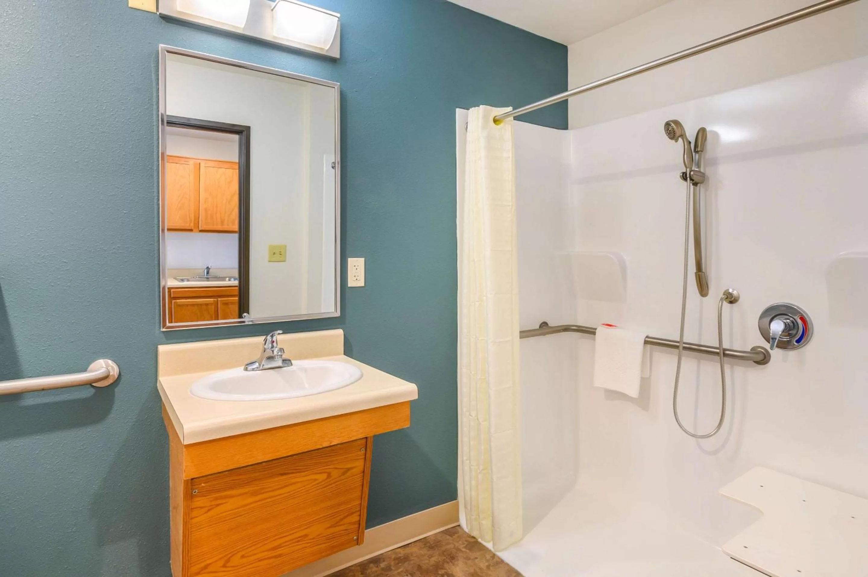 Bathroom in Econo Lodge Hammond