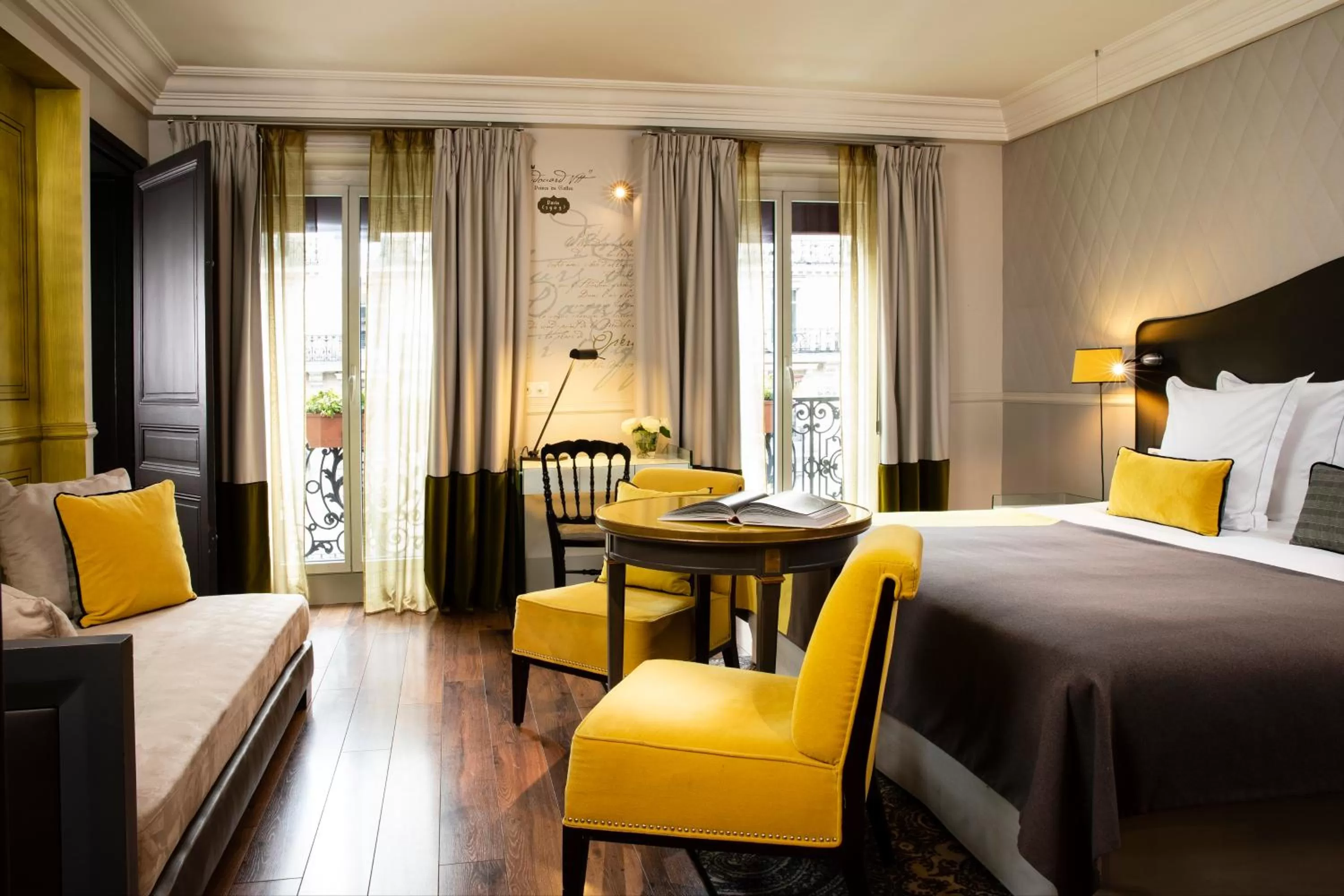 Deluxe Room with Opera View and Balcony in Edouard 7 Paris Opéra