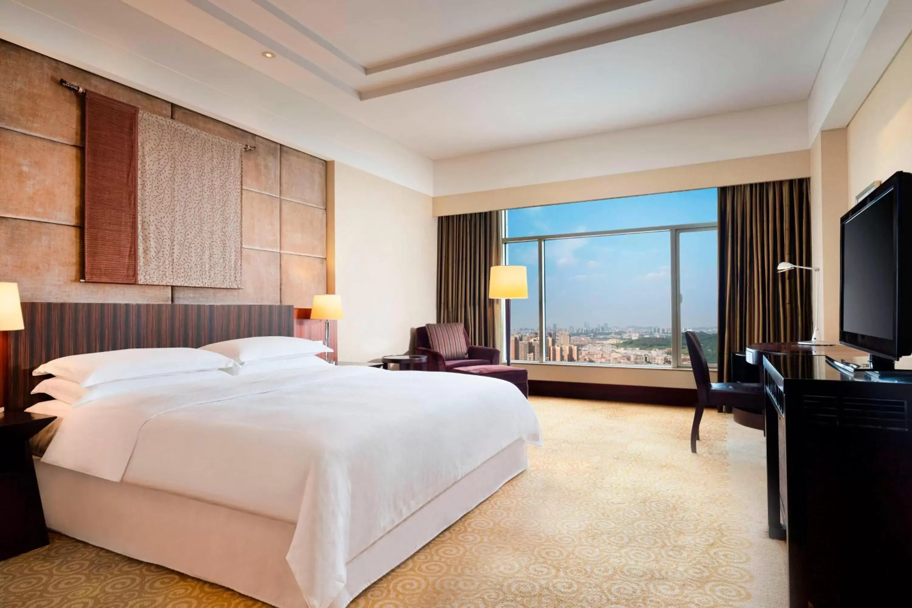 Executive Club King Bed Room in Sheraton Dongguan Hotel Executive Club King Bed Room in Sheraton Dongguan Hotel