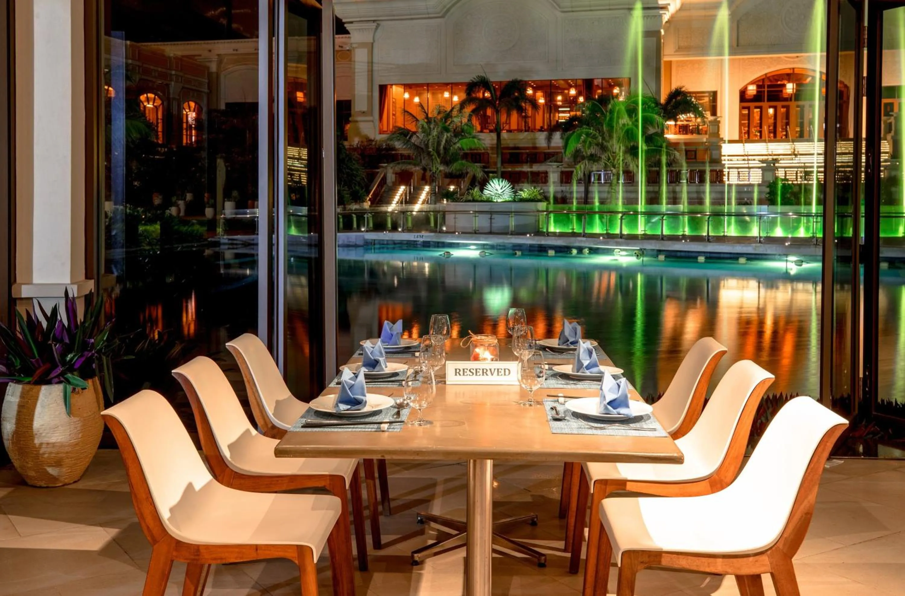 Restaurant/places to eat in InterContinental Grand Ho Tram