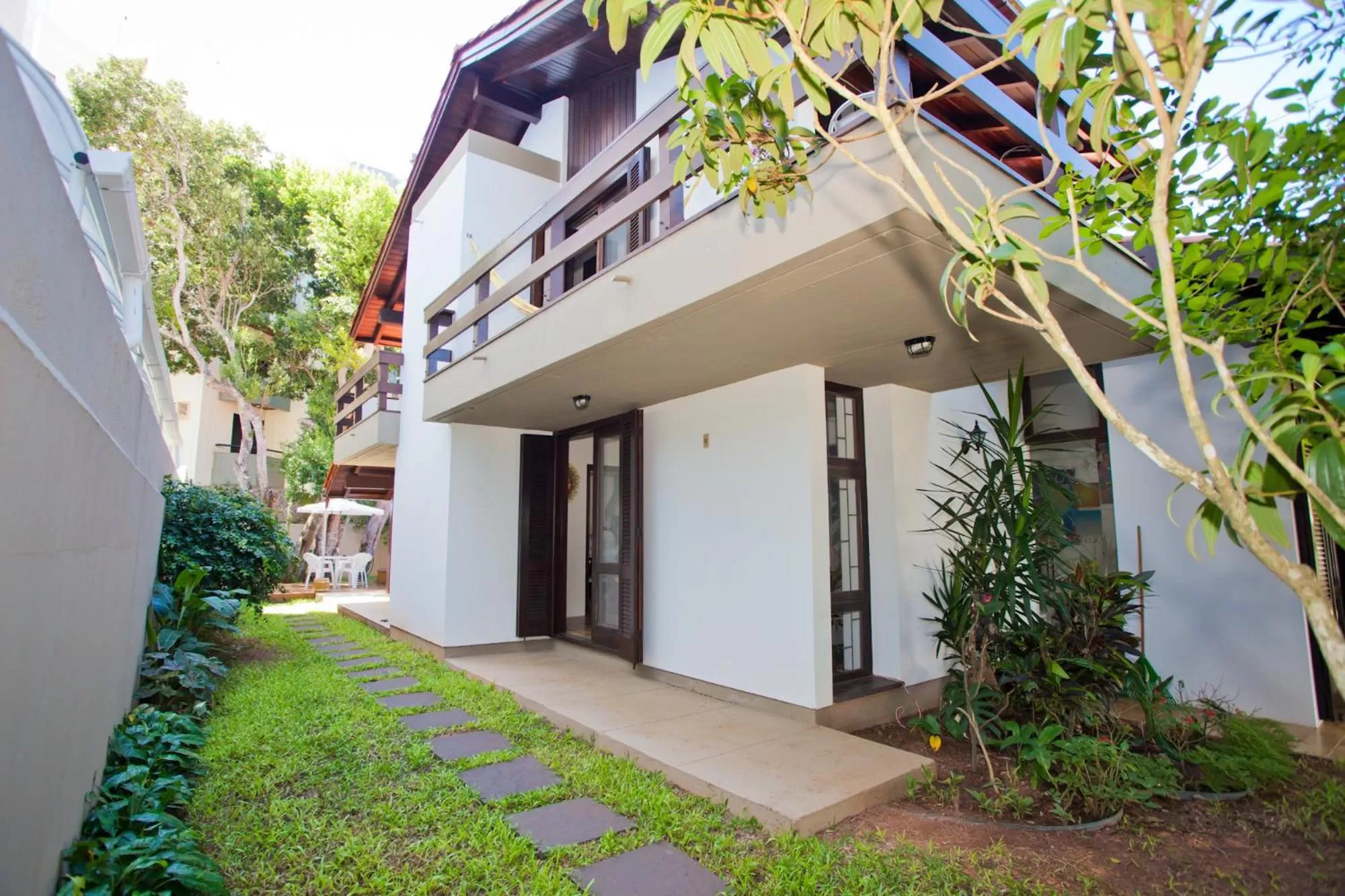 Facade/entrance in Beach House Floripa