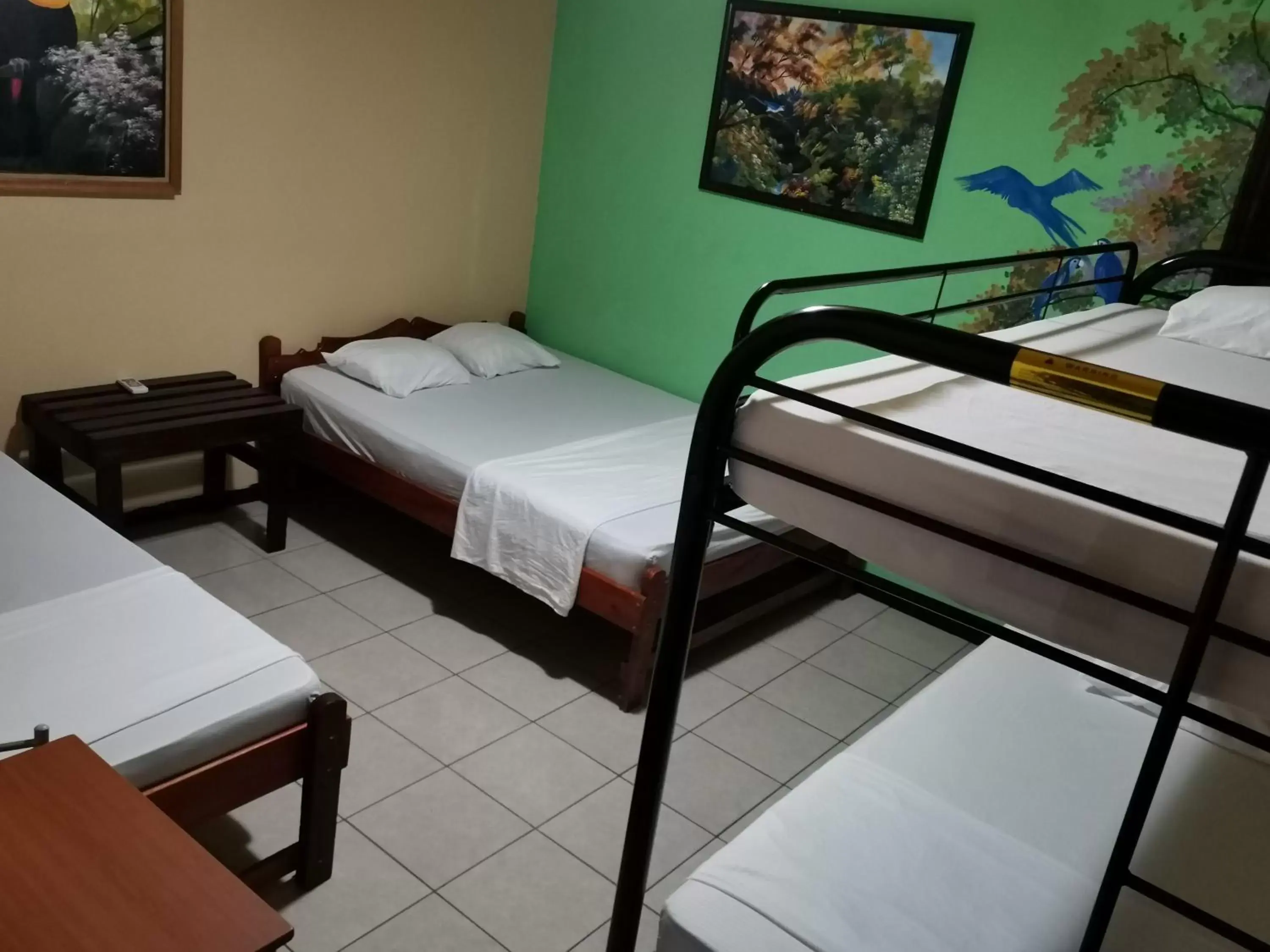 Family Room with Bathroom in Hostalito El Greco Family Room with Bathroom in Hostalito El Greco