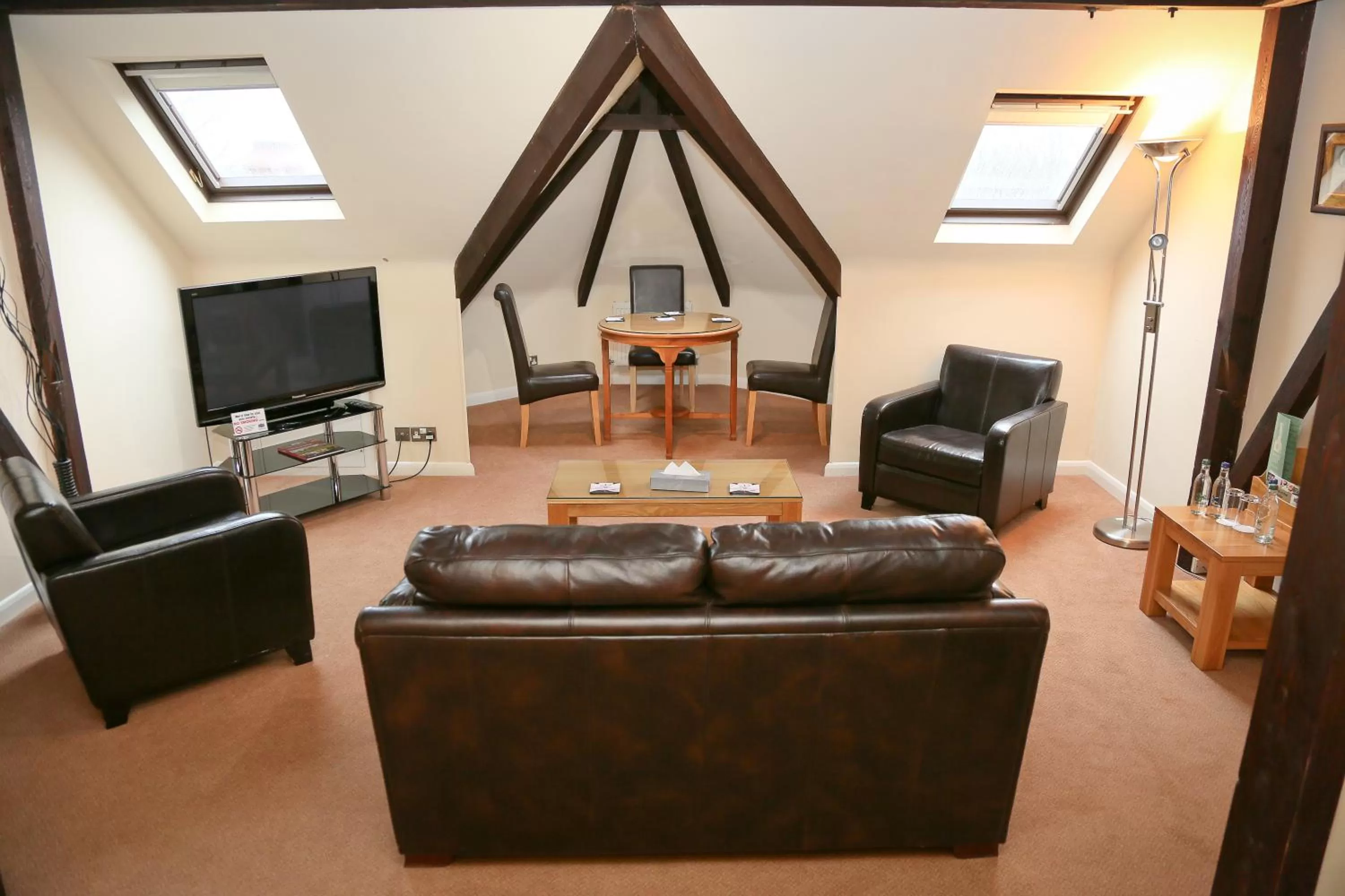 Living room in Millfields Hotel