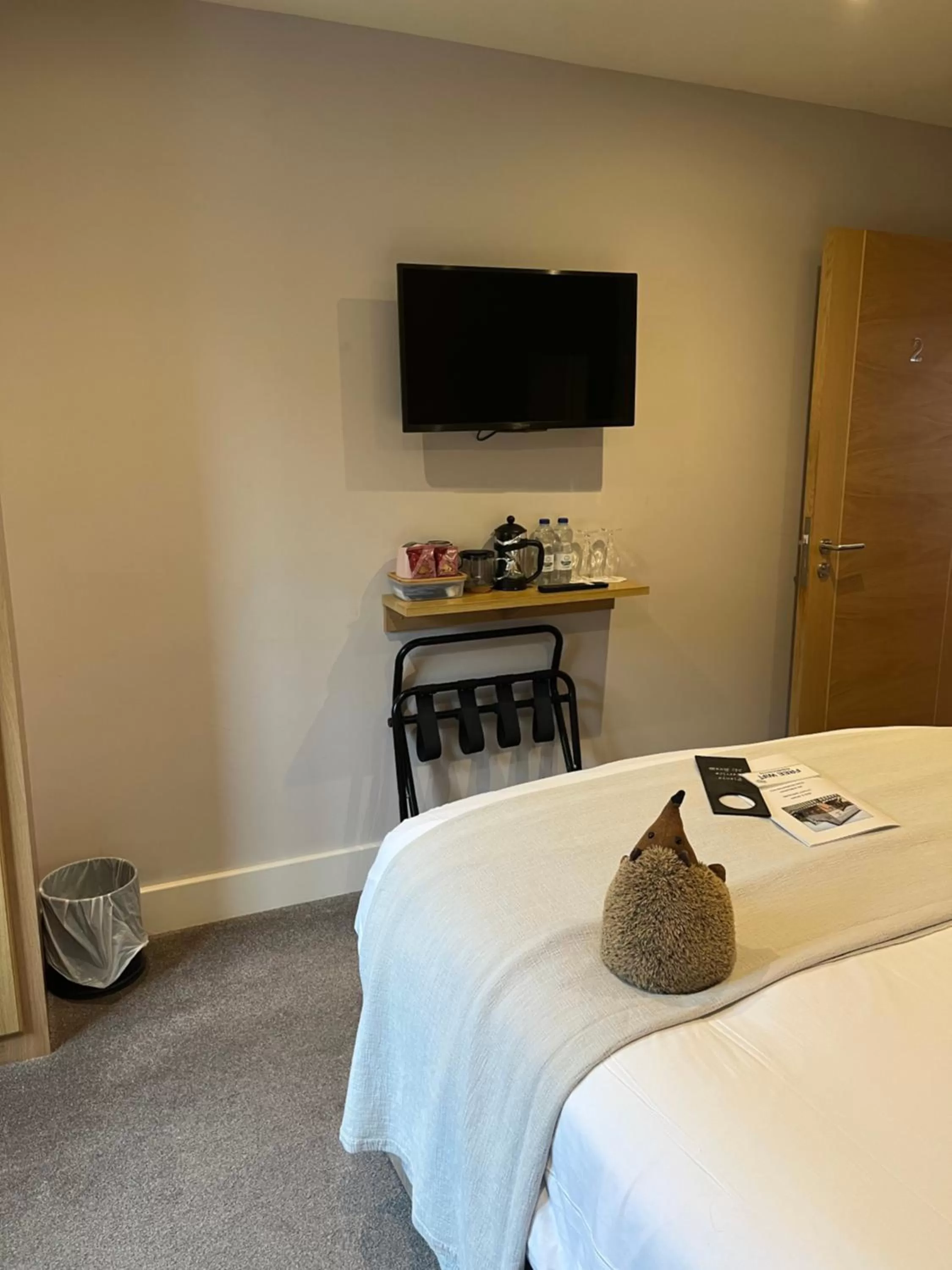 Bed in Rose and Crown