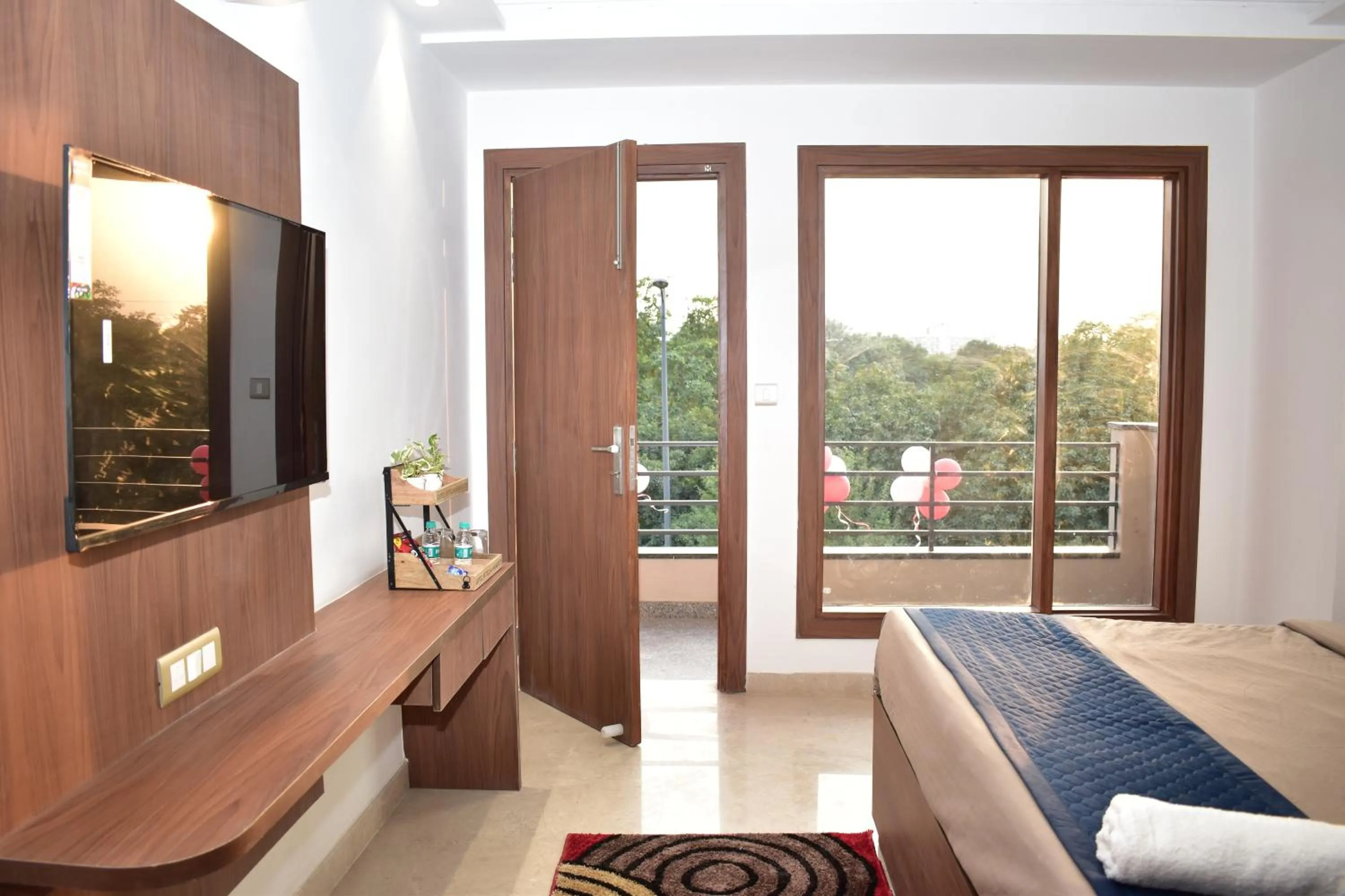 Deluxe Double Room with Balcony - single occupancy in Qotel Comfort Ashok Vihar - Near Delhi University