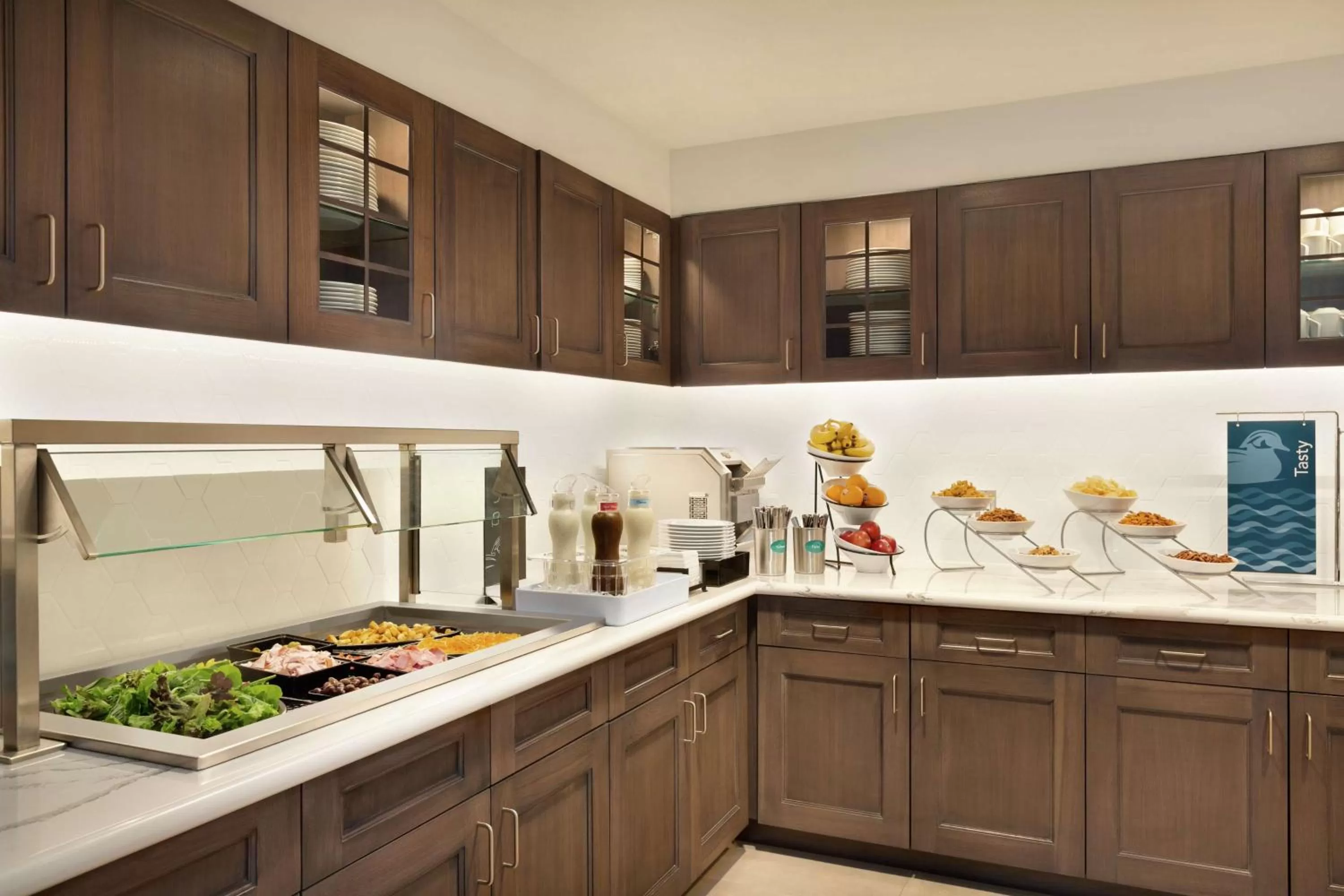 Breakfast in Homewood Suites by Hilton Portland Airport