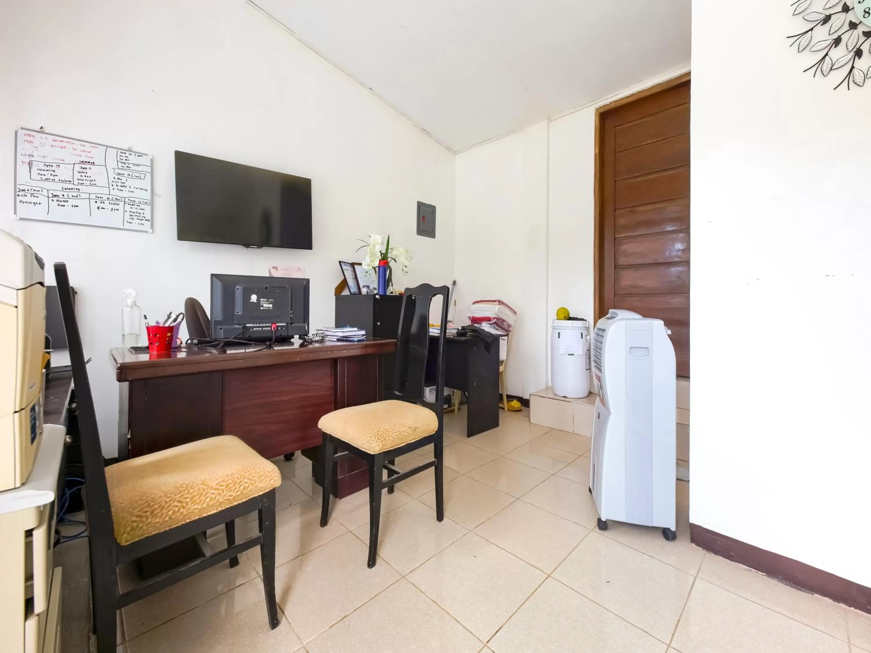 Lobby or reception in OYO 784 Laura's Garden Resort