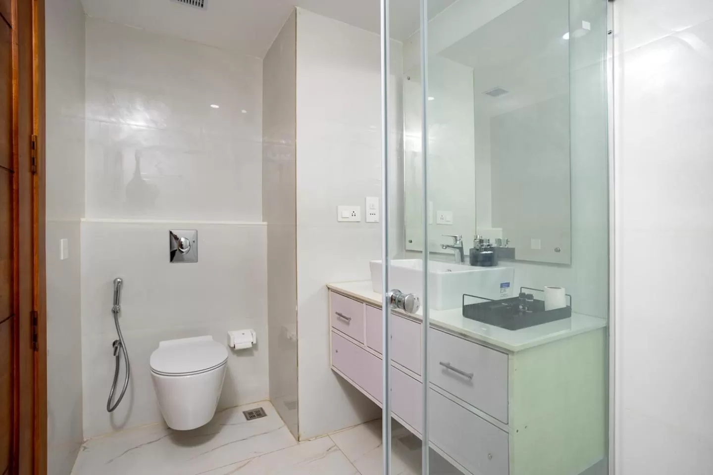 Shower, Bathroom in HOTEL WHITE HOUSE, Munnar