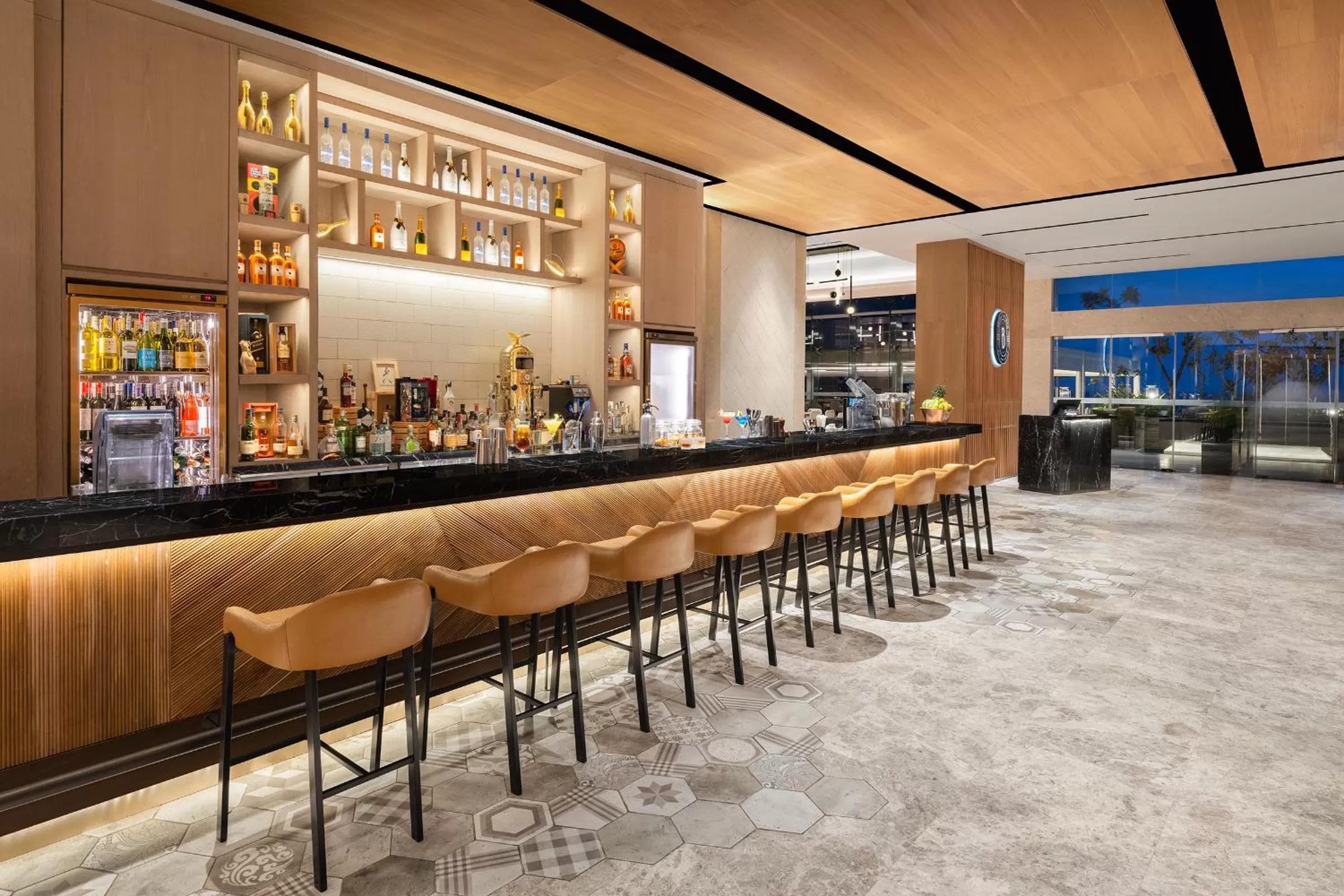 Lounge or bar in Courtyard by Marriott Colombo