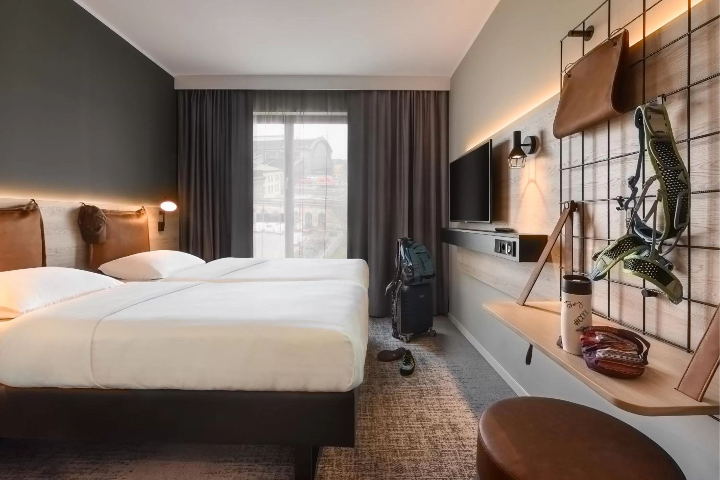 Photo of the whole room, Bed in Moxy Dresden Neustadt