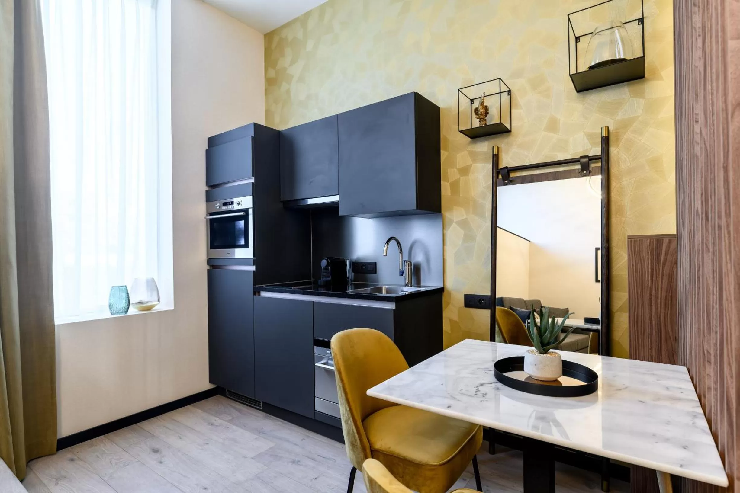 Kitchen or kitchenette in Leopold Hotel Oudenaarde