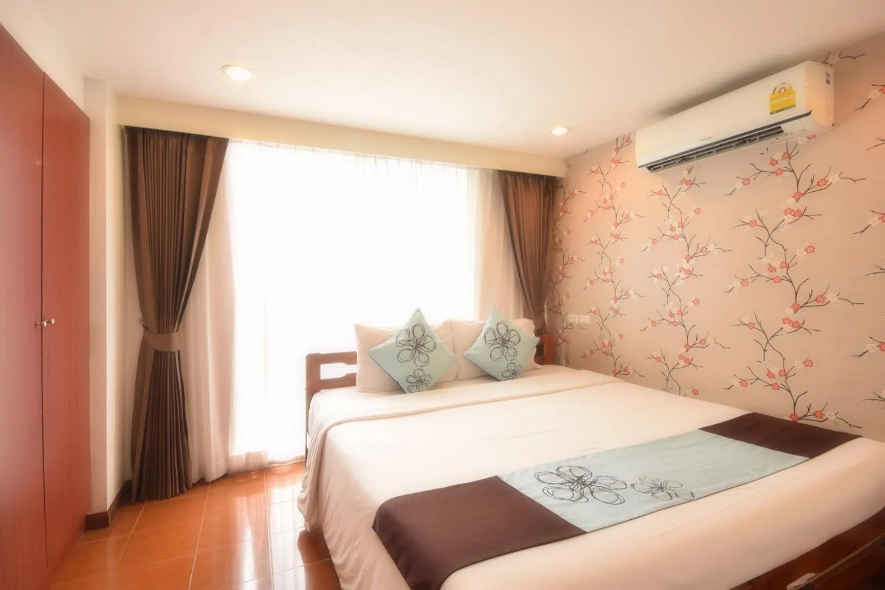 Bed in Blissotel Ratchada