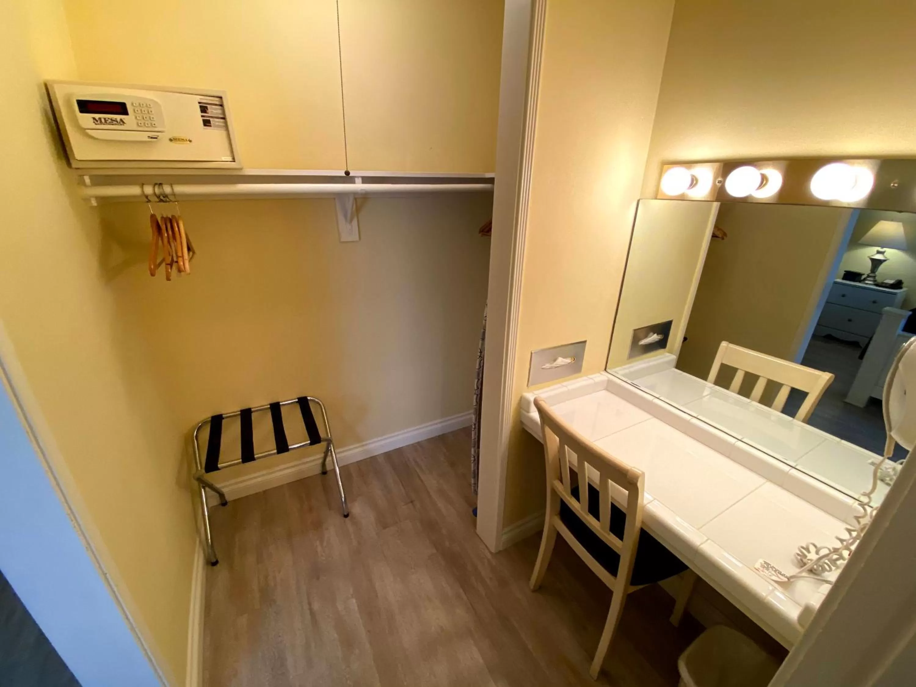 Bedroom in Hollywood Celebrity Hotel