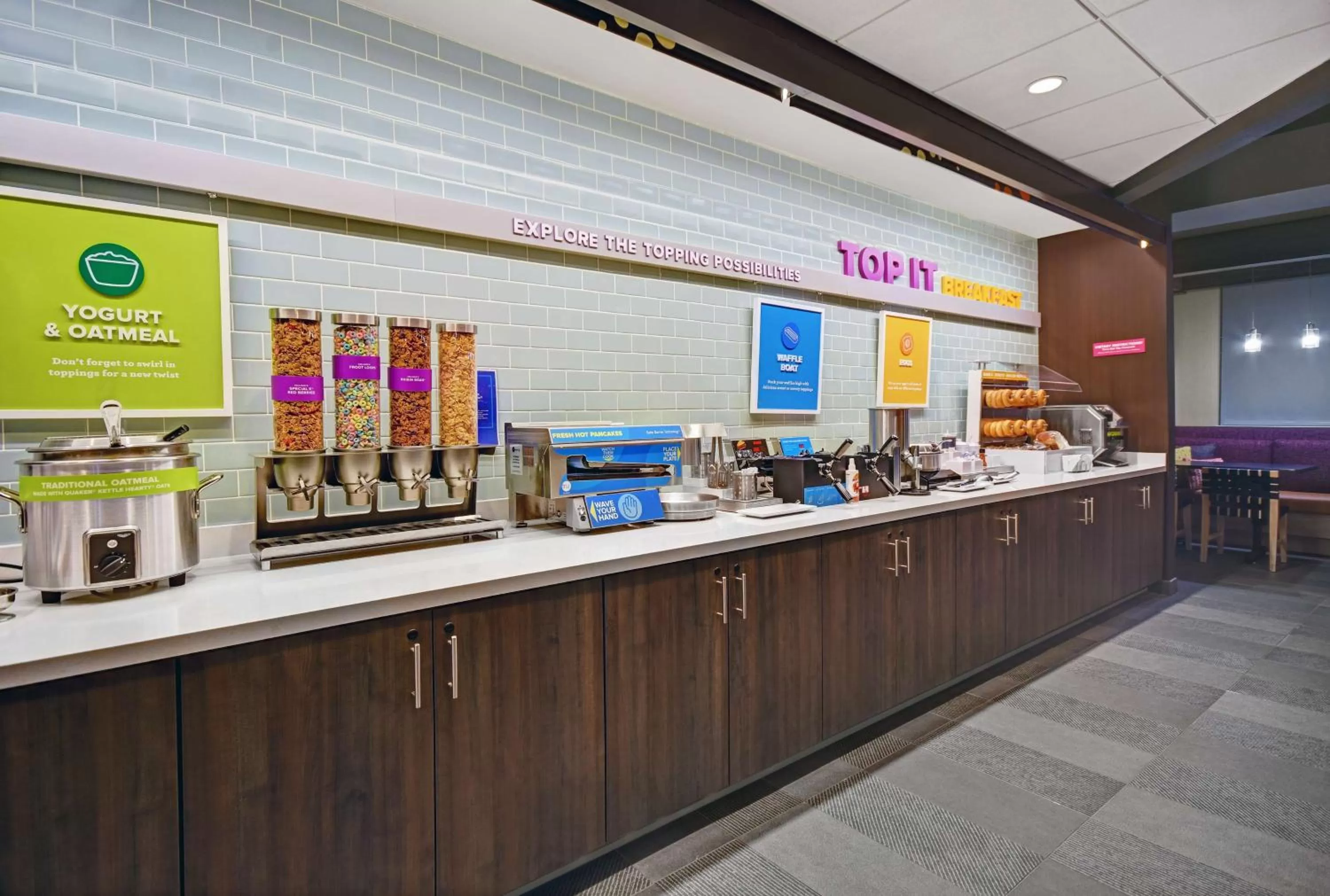 Breakfast in Tru By Hilton Gaylord, Mi