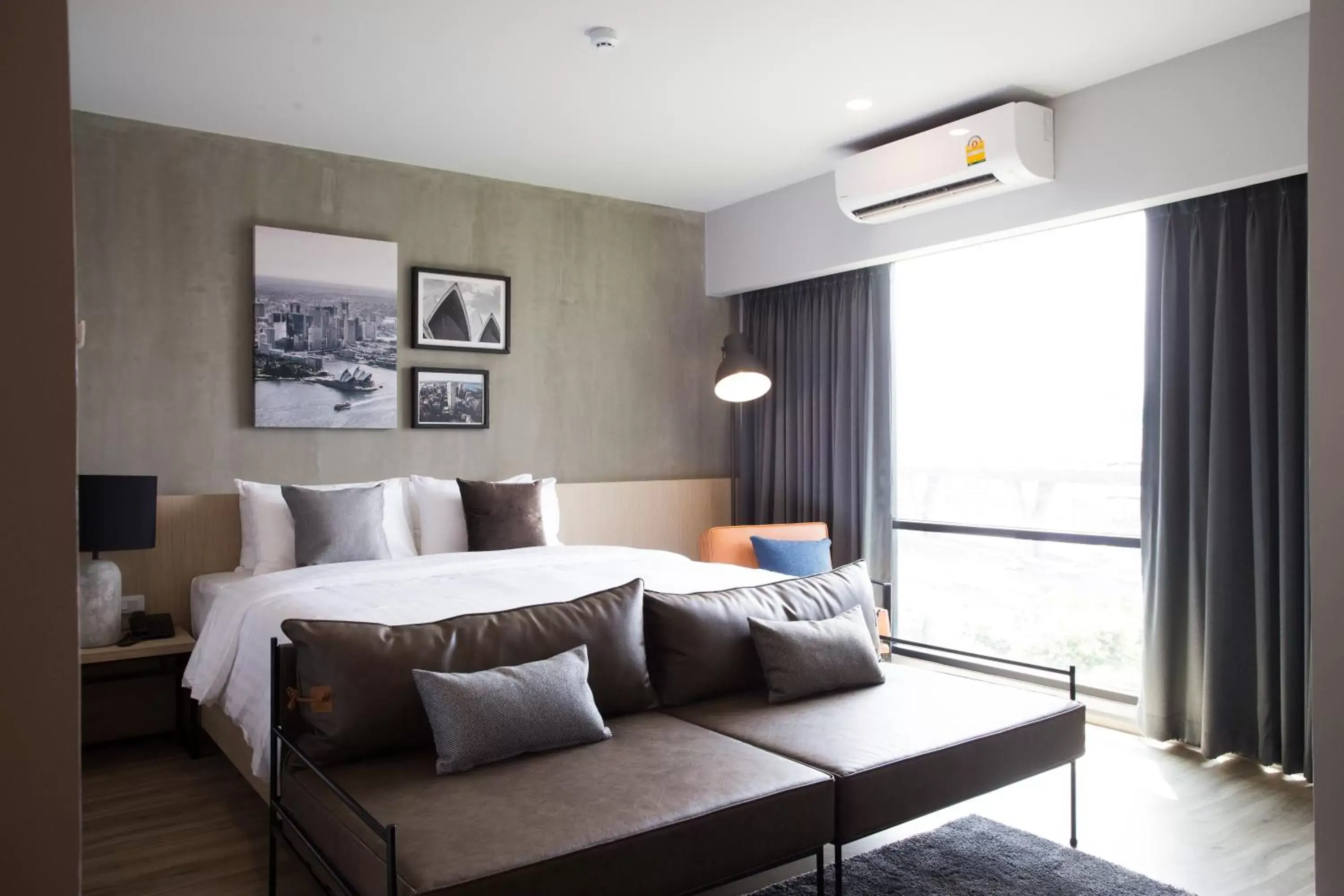 Deluxe Double Room with Bath in The Journey Hotel Bangna Deluxe Double Room with Bath in The Journey Hotel Bangna