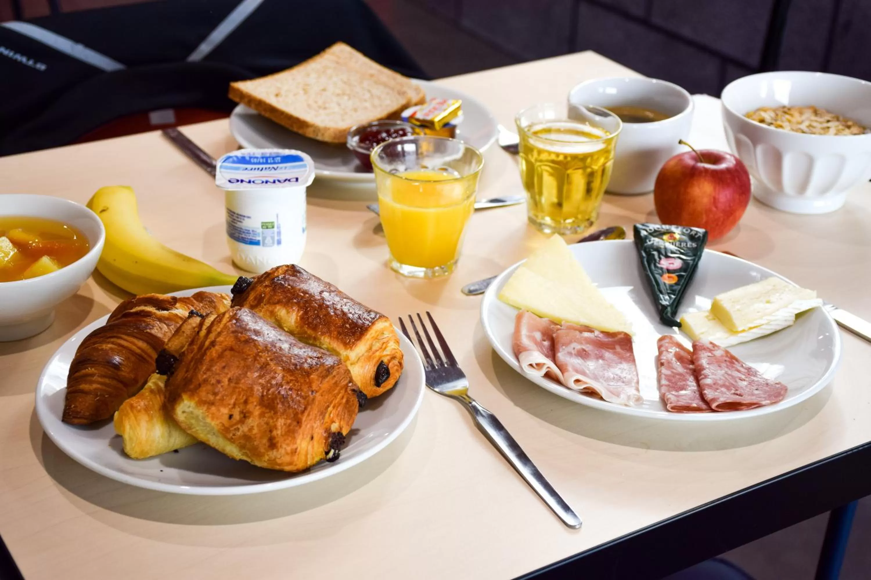 Buffet breakfast in ibis Budget Millau Viaduc