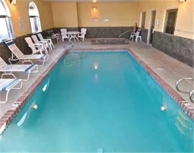 Swimming pool in Days Inn by Wyndham Hurricane/Zion National Park Area