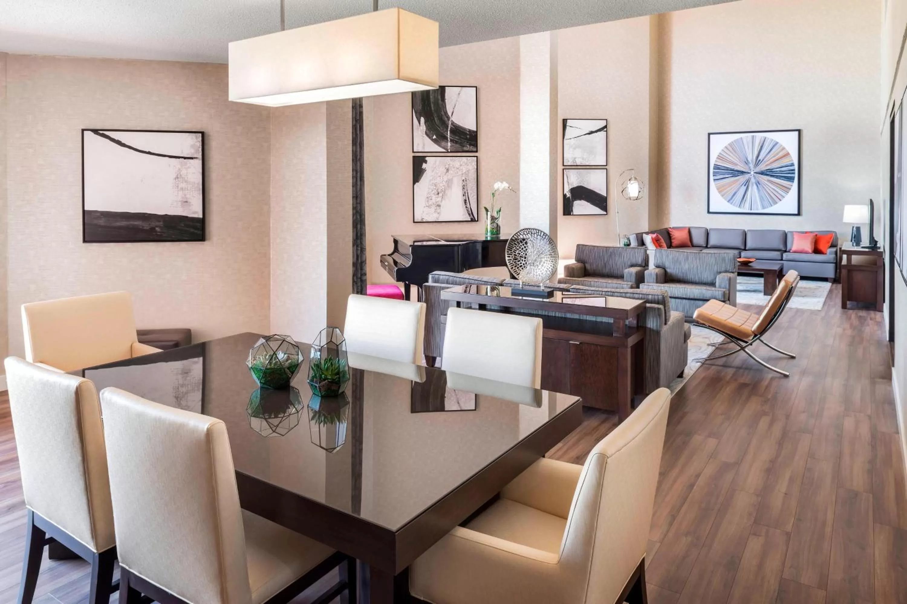 Photo of the whole room in The Westin Toronto Airport