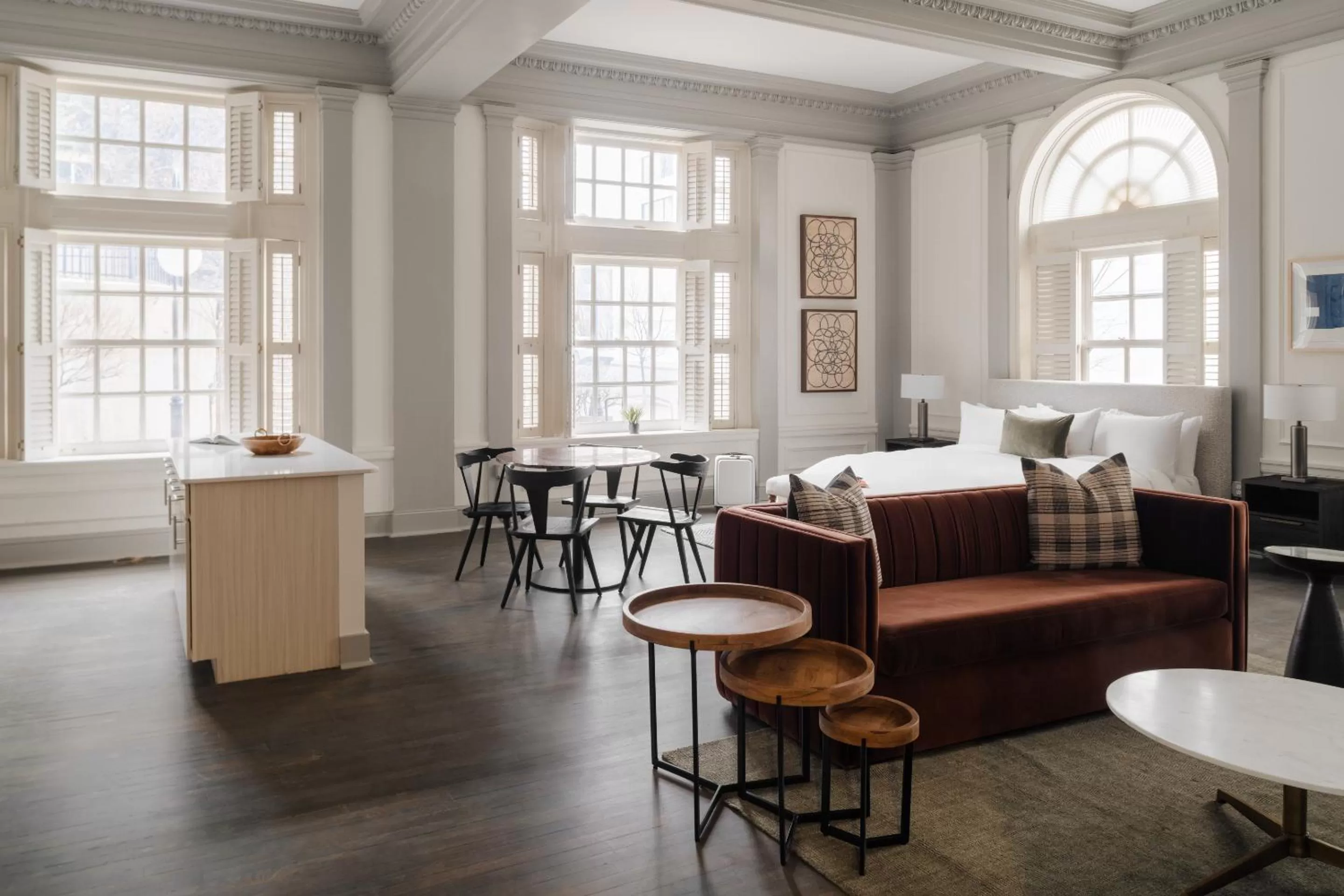 Superior Studio in Sonder The Score