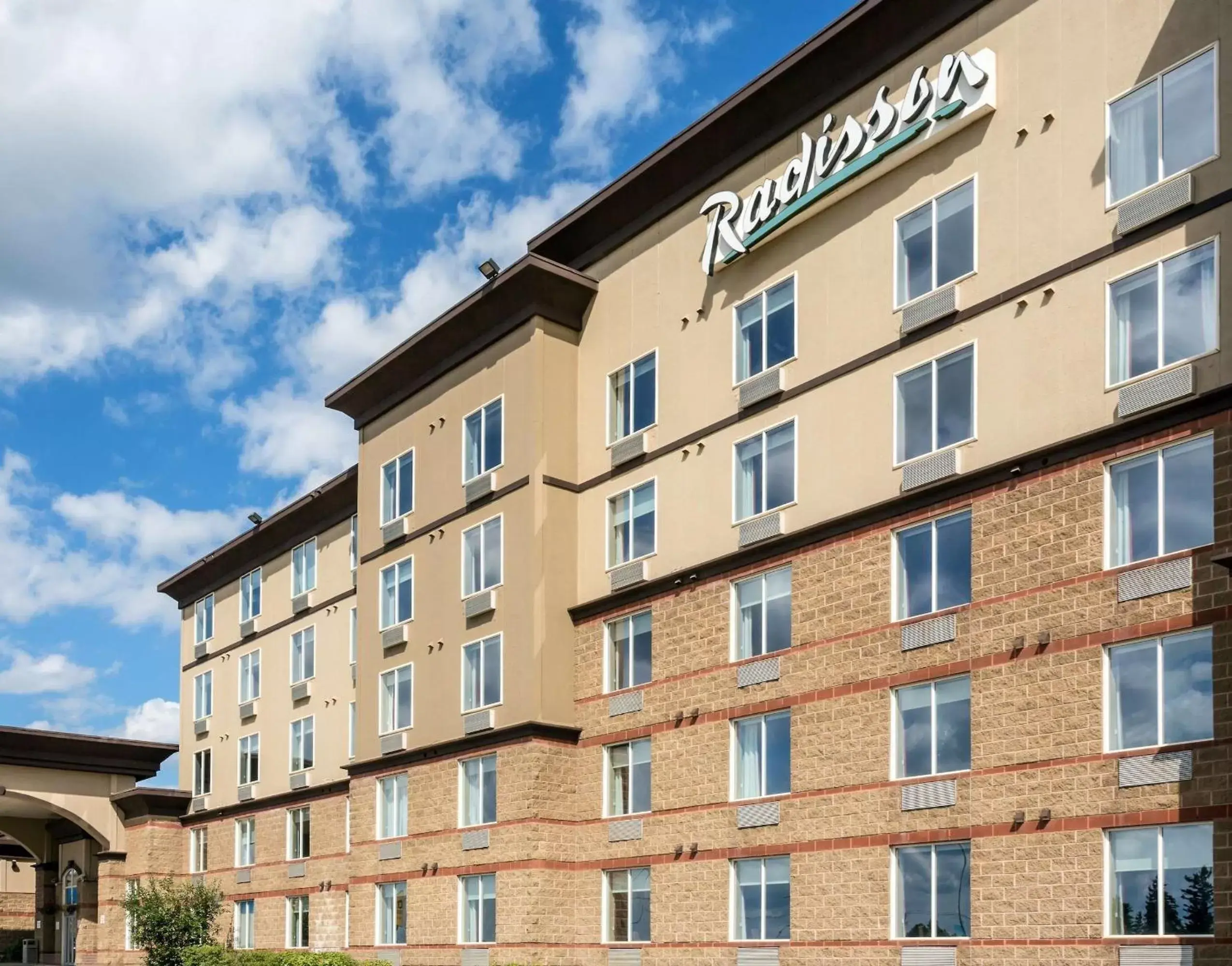 Radisson Hotel & Suites Fort McMurray Radisson Hotel & Suites Fort McMurray
