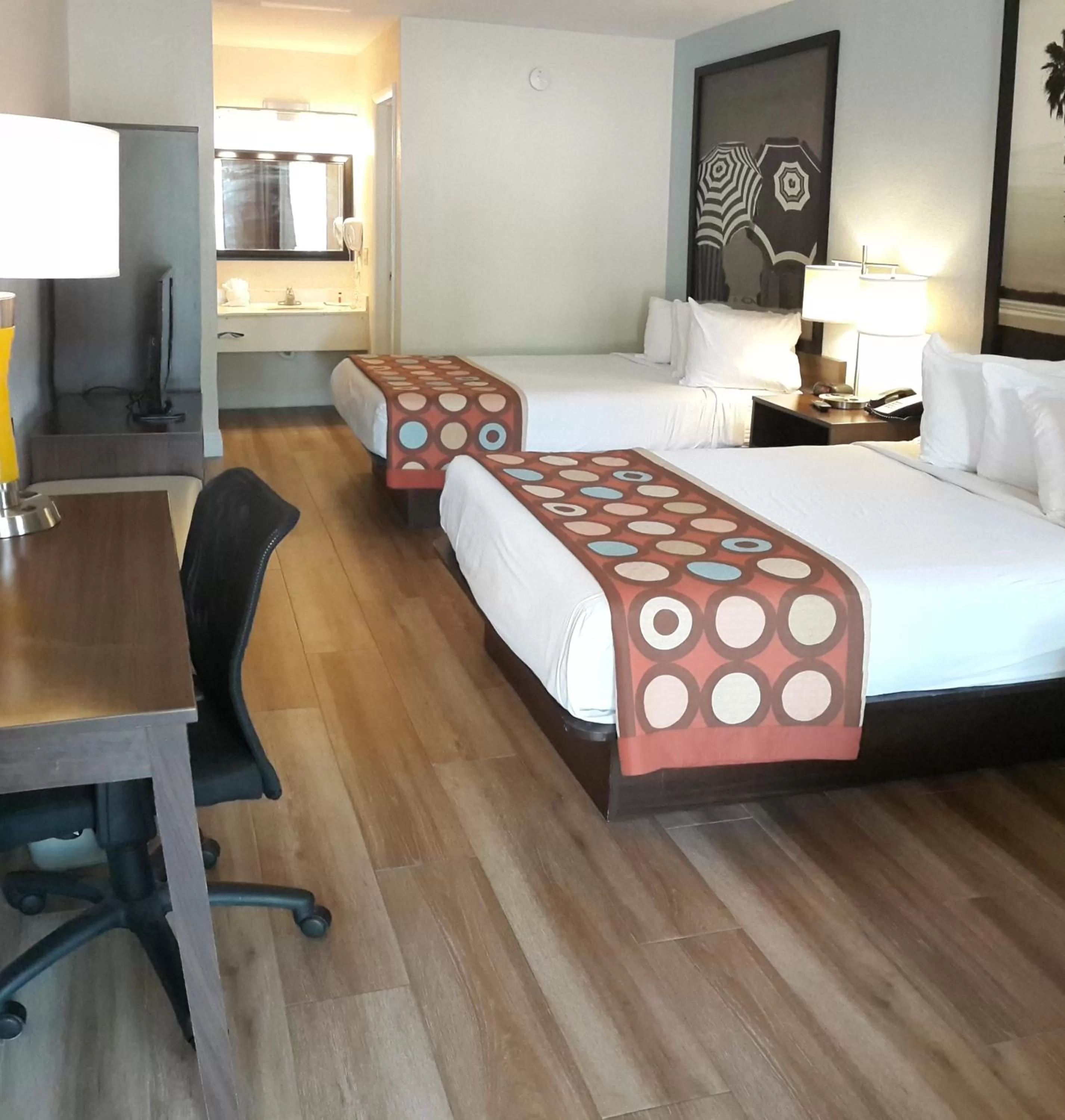 Bedroom, Bed in Super 8 by Wyndham Florida City/Homestead/Everglades