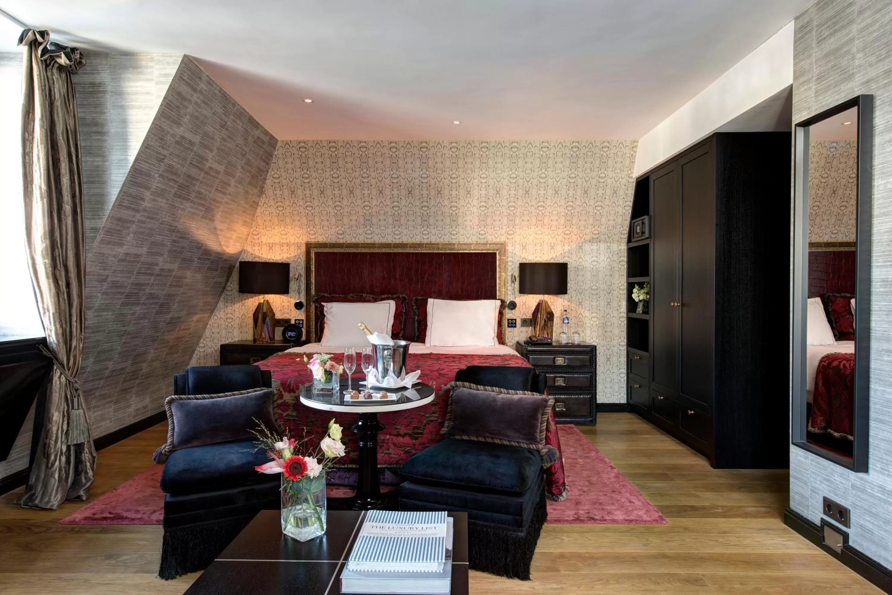 Junior Suite in The Pavilions Amsterdam, The Toren