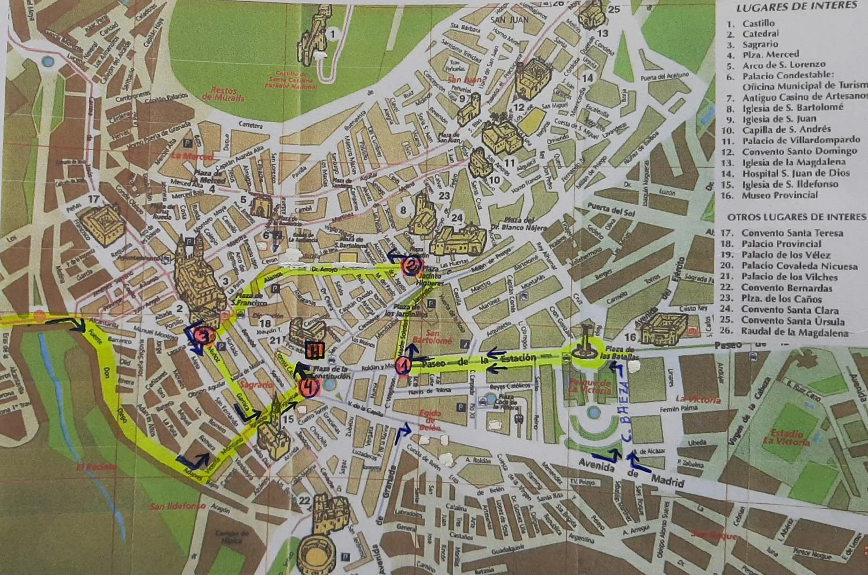 HOTEL XAUEN en pleno centro con acceso autorizado y a 100m de la Catedral