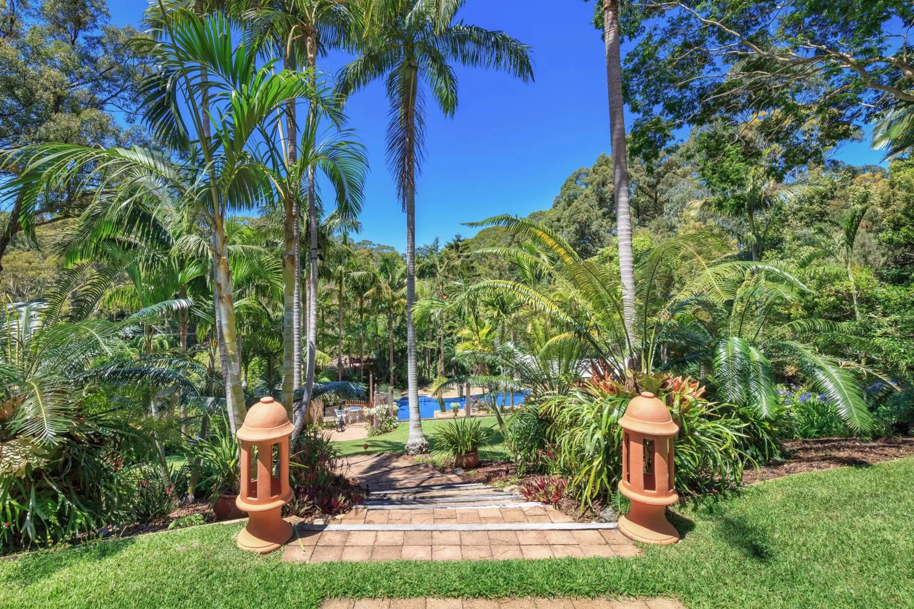 Garden in Sensom at Sapphire - Adults only B&B