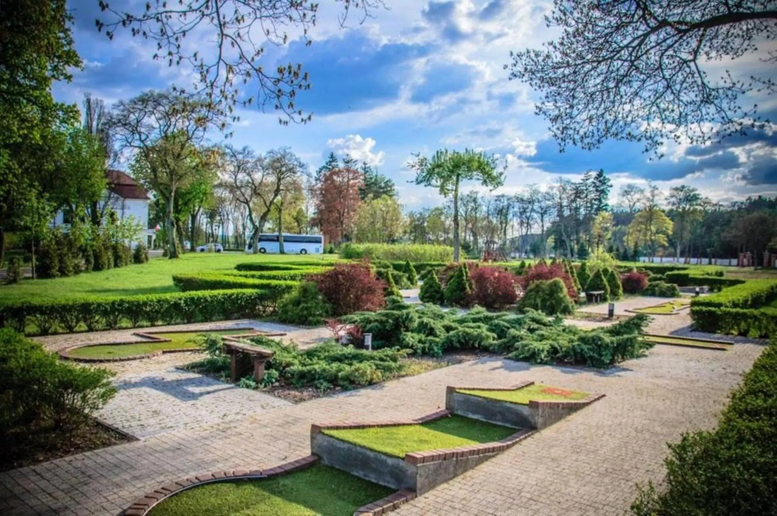 Minigolf, Garden in Pałac Wiejce