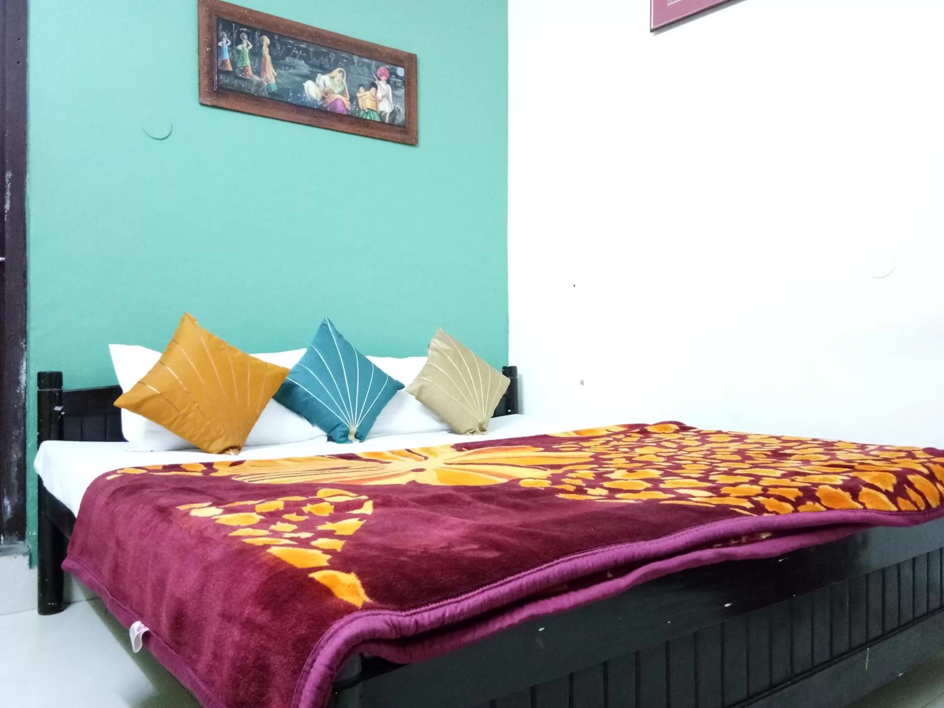 Photo of the whole room, Bed in Haveli Taragarh Palace