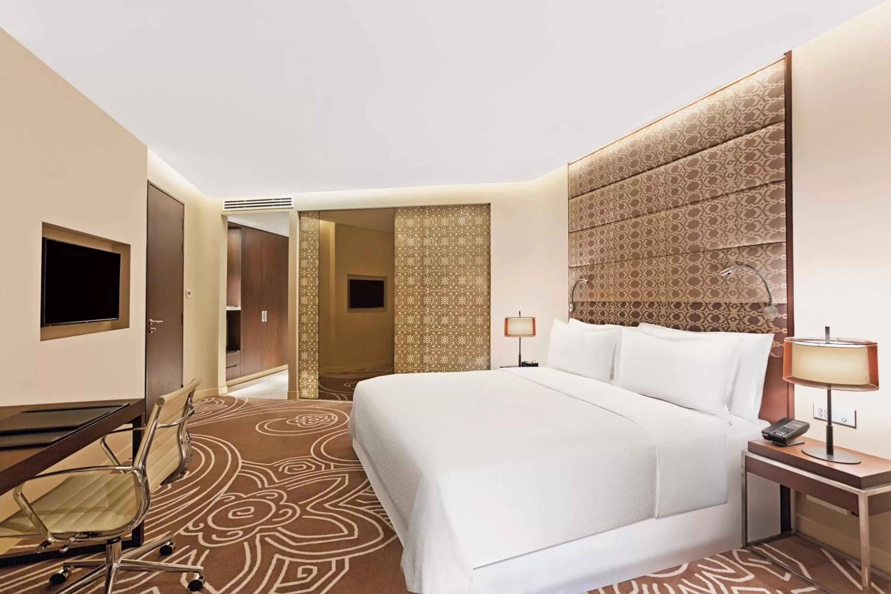 Bedroom, Bed in Crowne Plaza Dhaka Gulshan by IHG