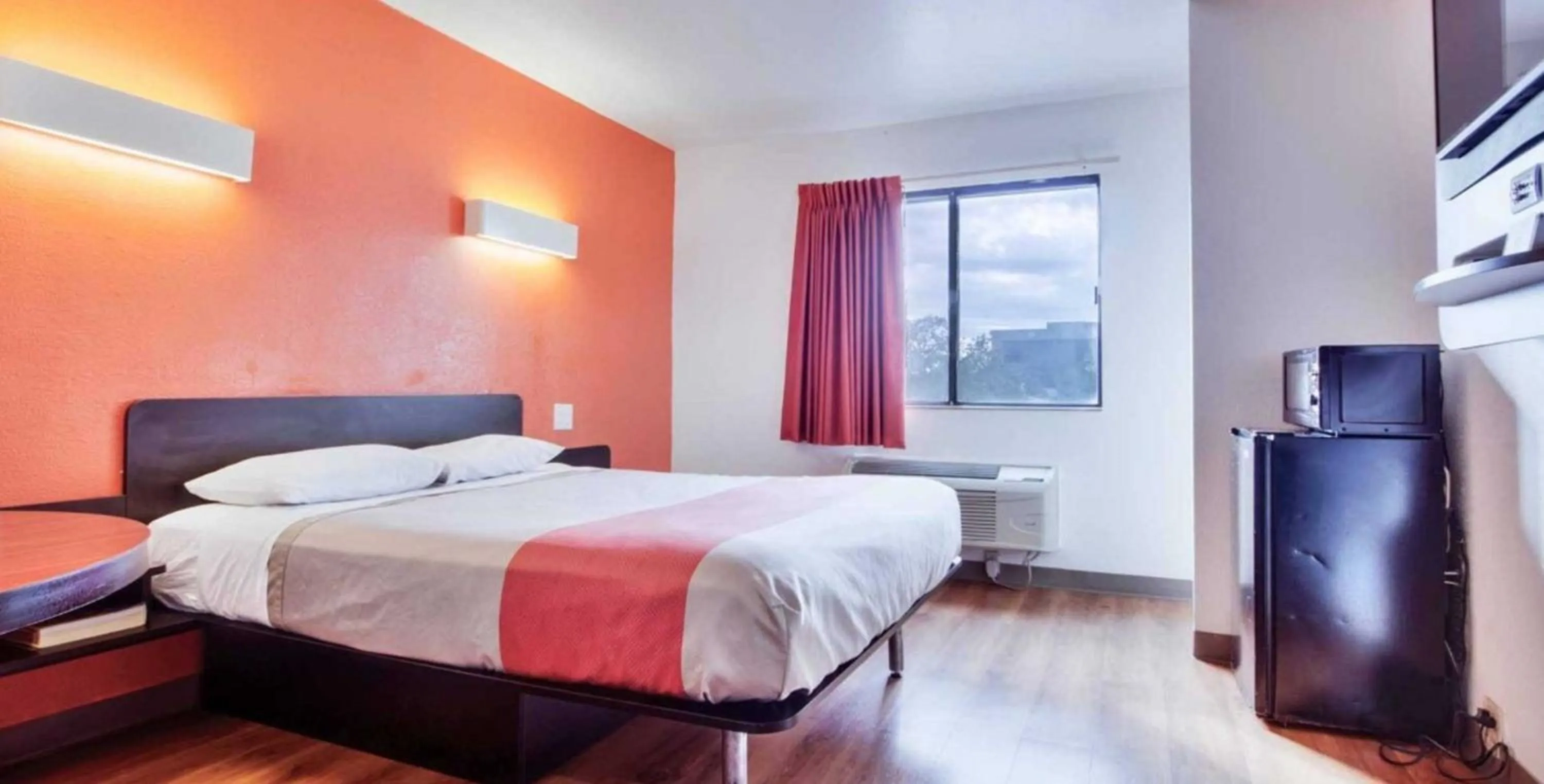 Bedroom, Bed in Motel 6 Fort Worth, Tx - Stockyards