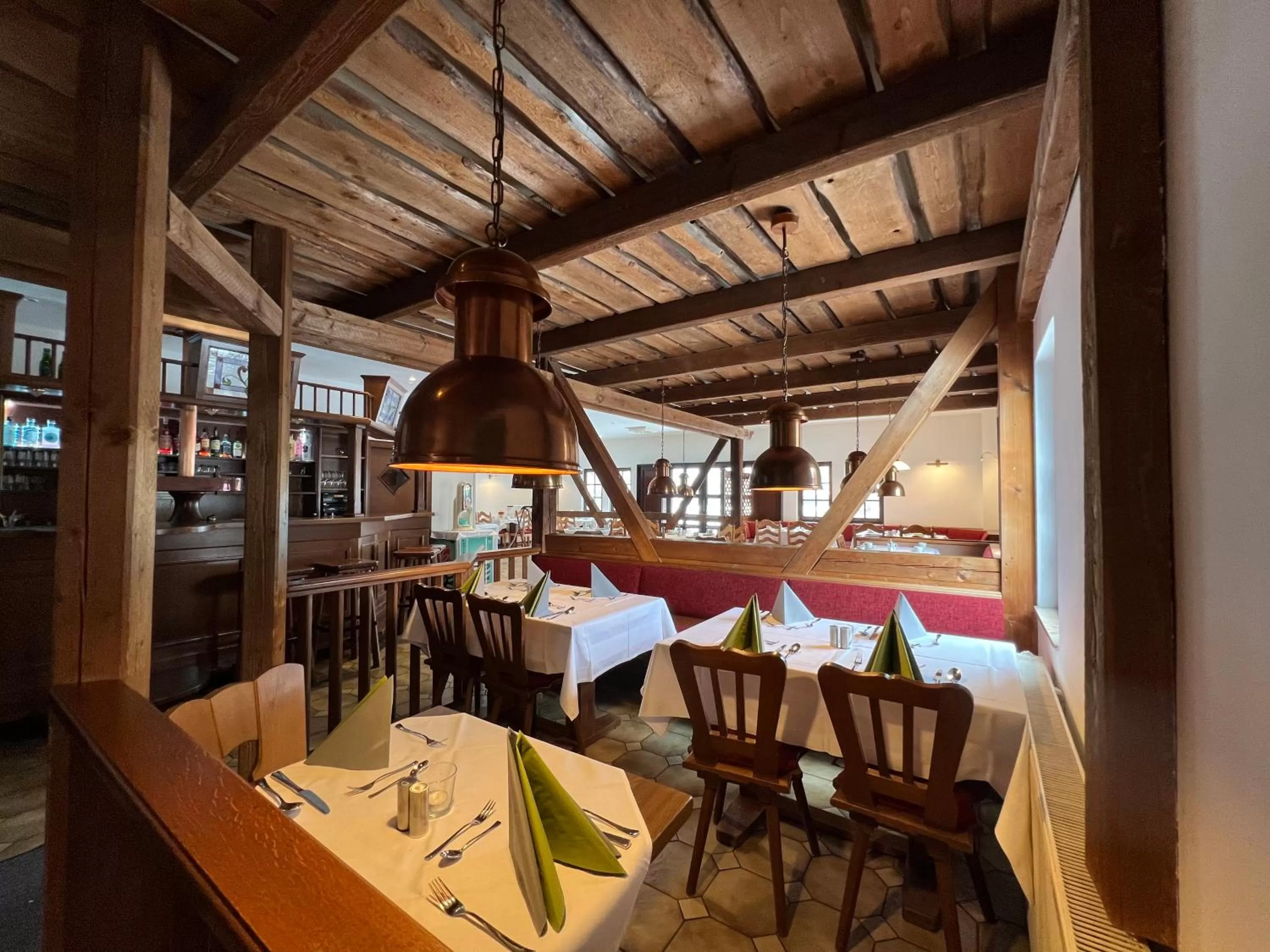 Restaurant/places to eat in Landhotel Der Distelhof mit Scheunencafé