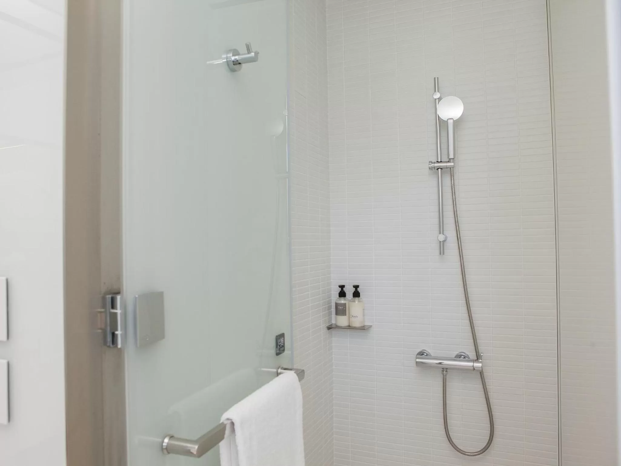 Shower in The Place Taichung