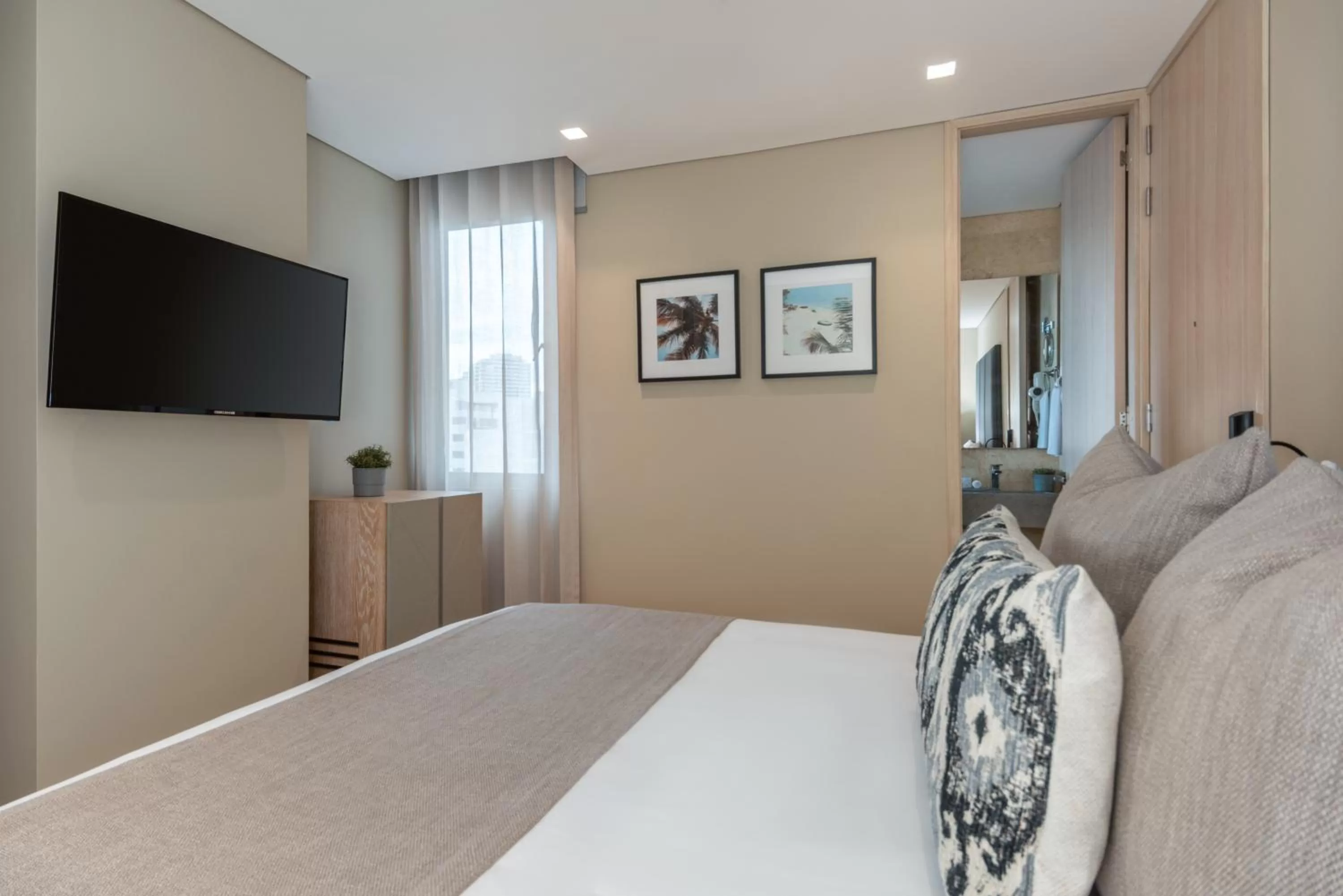 Bed in Oz Hotel Luxury