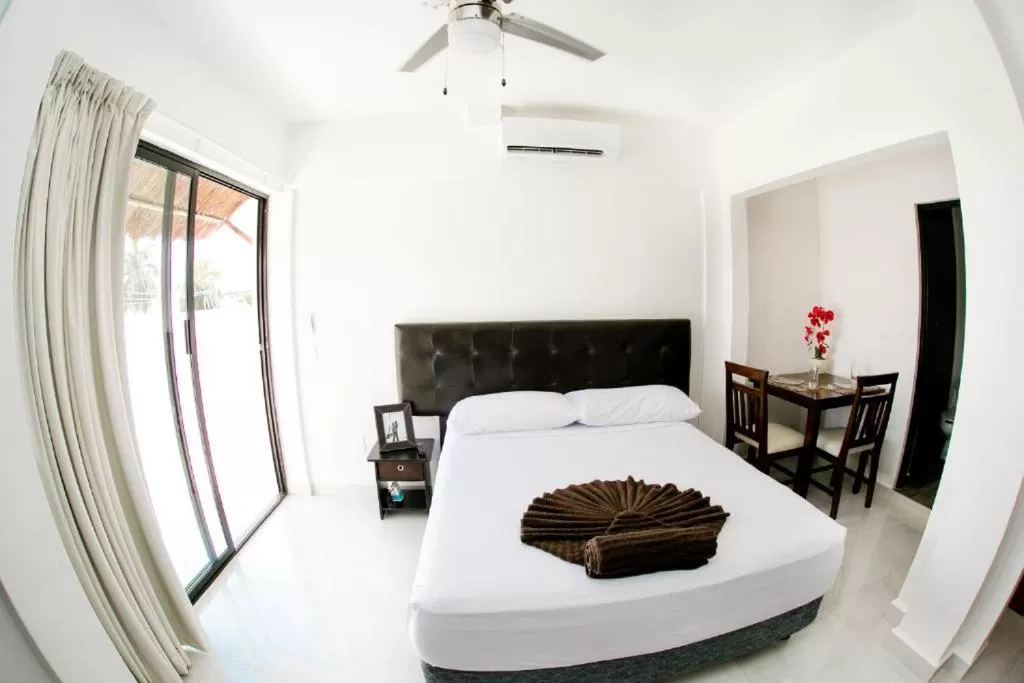 Bed in Maui hostel playa del carmen