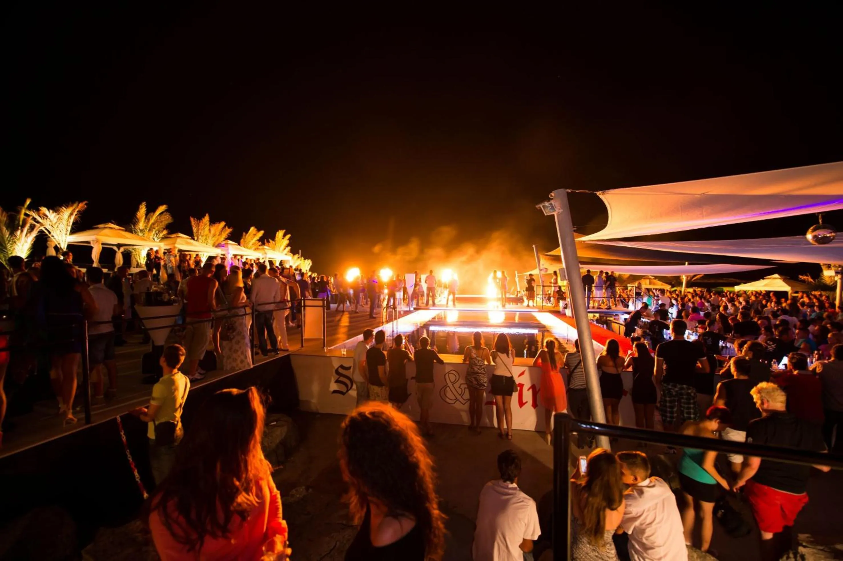 People in Apartments Katoro Plava Laguna