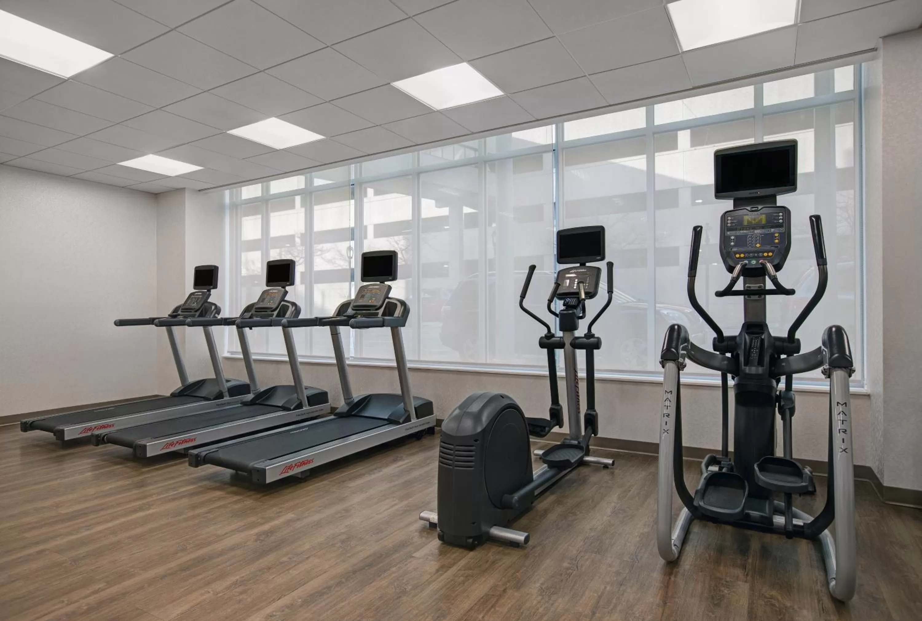 Fitness centre/facilities in Holiday Inn Express - Milwaukee Downtown by IHG