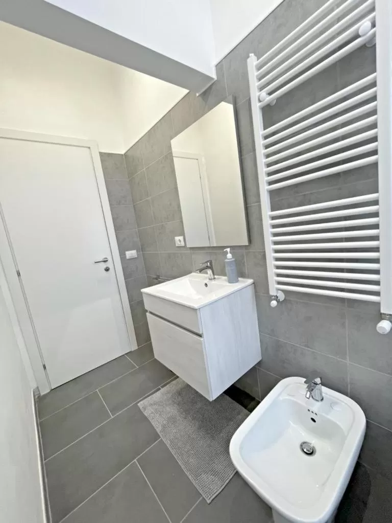 Bathroom in Pit stop Ciampino Station