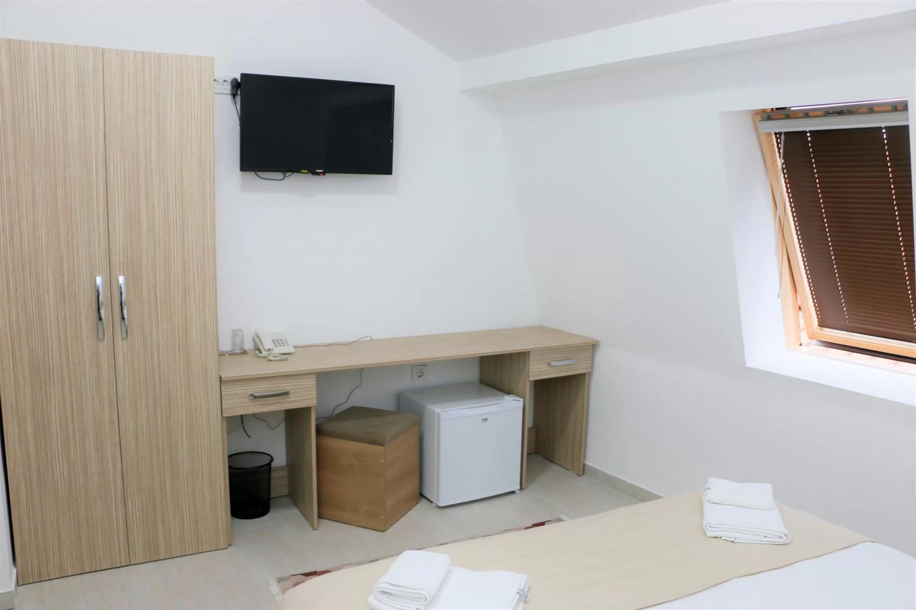 Bedroom, TV/Entertainment Center in Hotel Old Konak