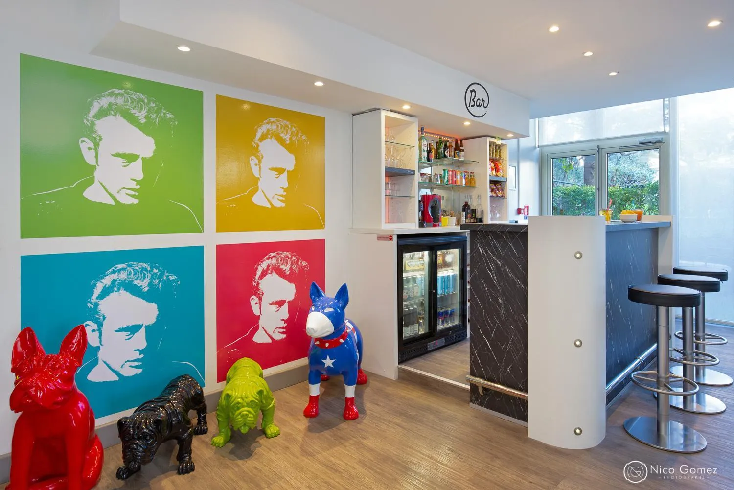 Lounge or bar in ibis Styles Cannes Le Cannet