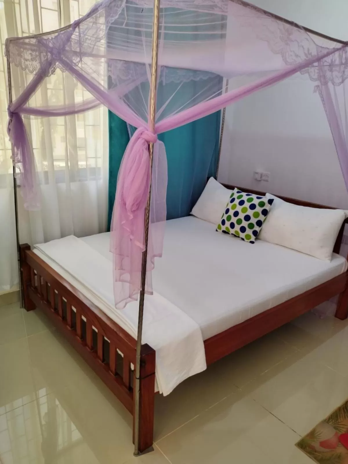 Bed in 6 Park Retreat