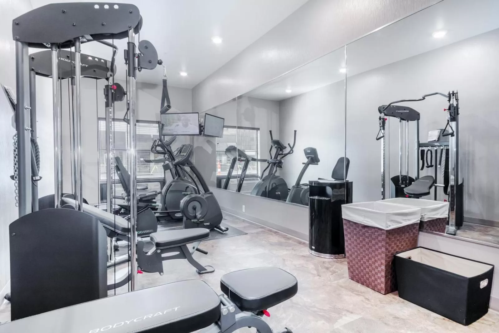 Fitness centre/facilities in Cobblestone Hotel & Suites - Janesville
