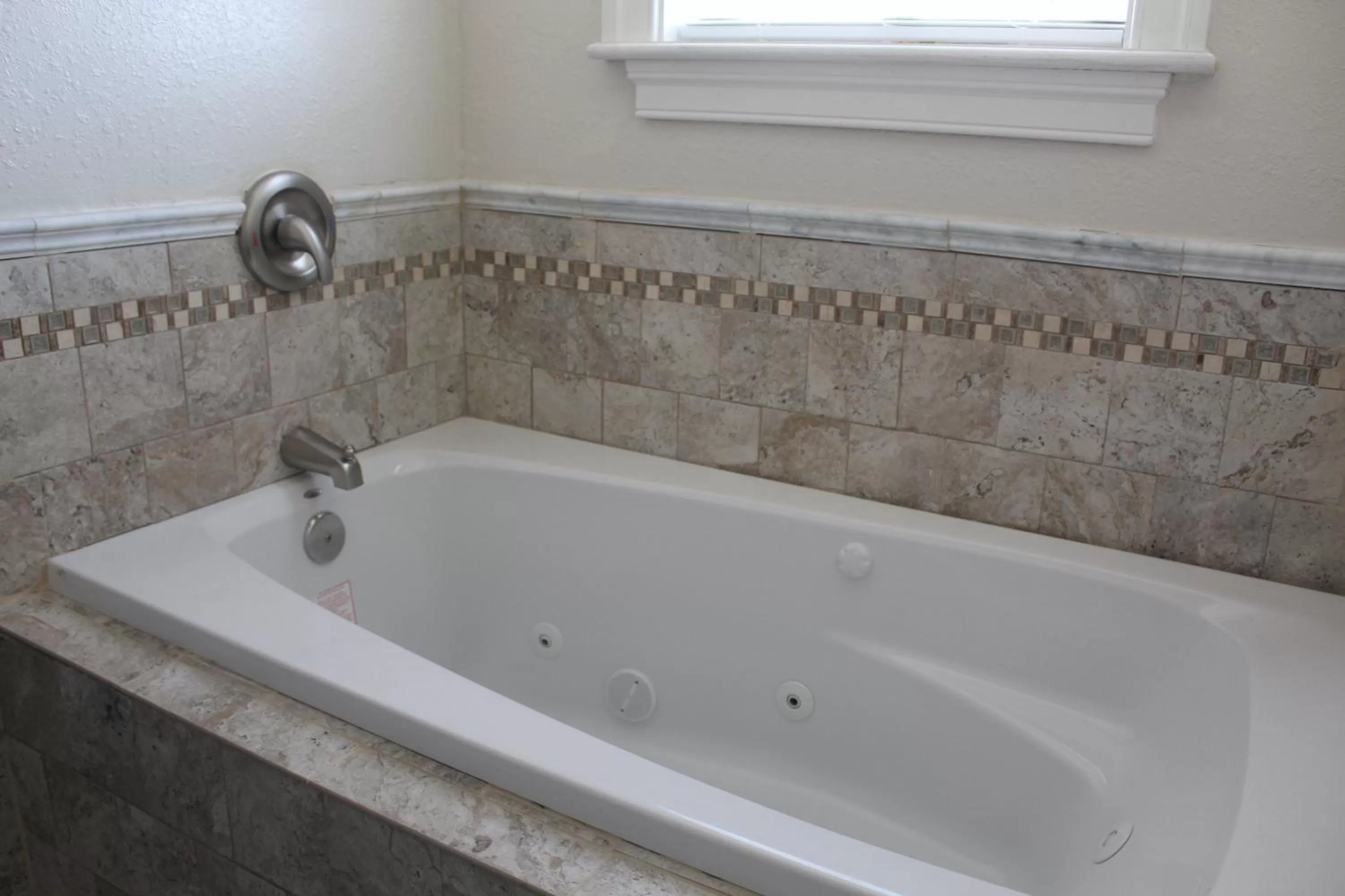 Bath in Pierhouse Bed & Breakfast