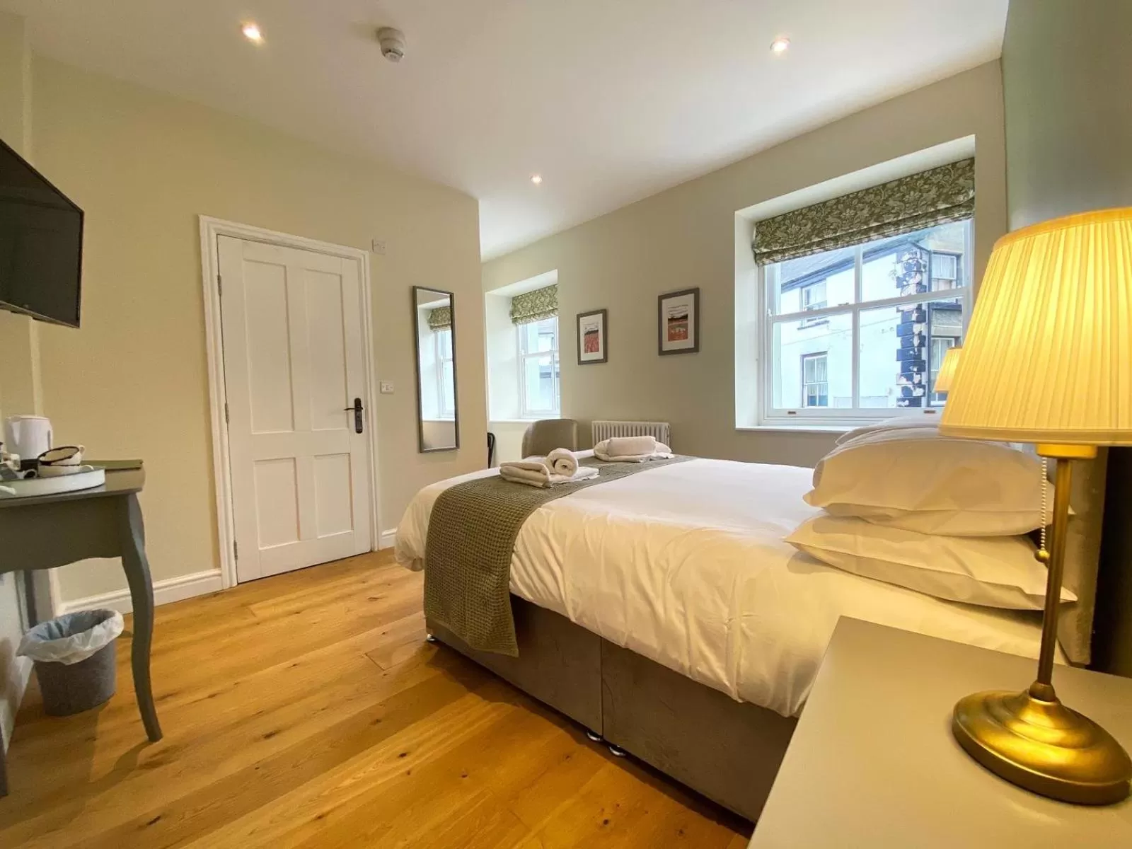 Photo of the whole room, Bed in Riverbanc