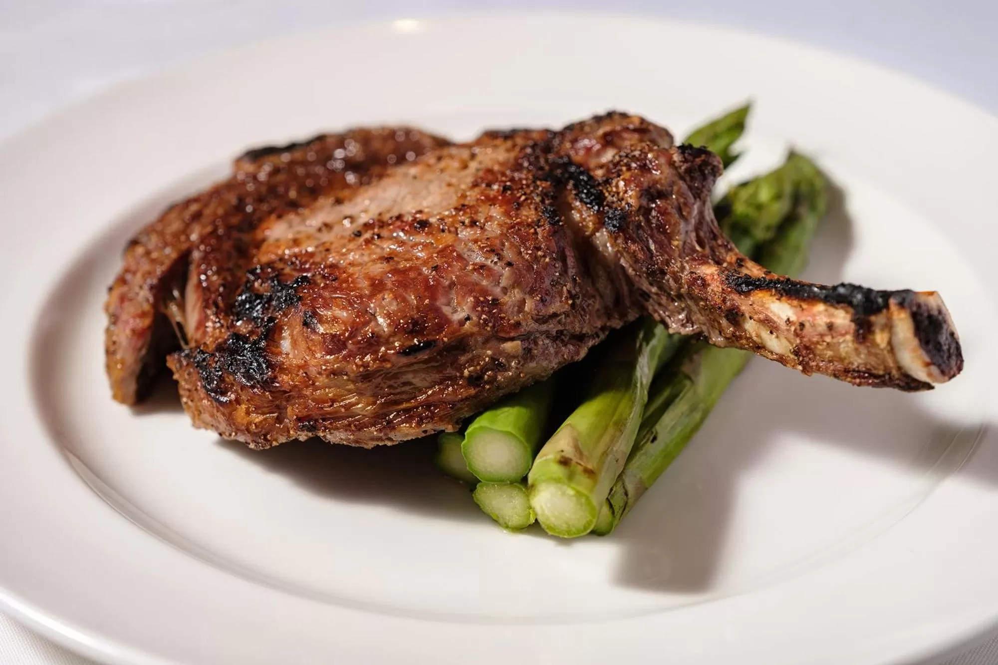 Restaurant/places to eat in Wyndham Moline on John Deere Commons