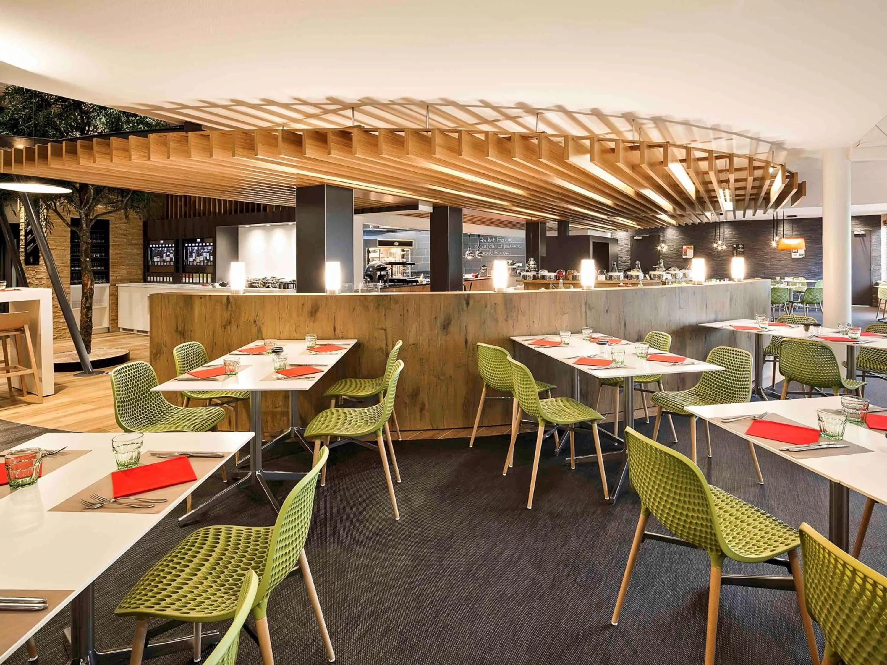 Restaurant/places to eat in ibis Poitiers Site du Futuroscope