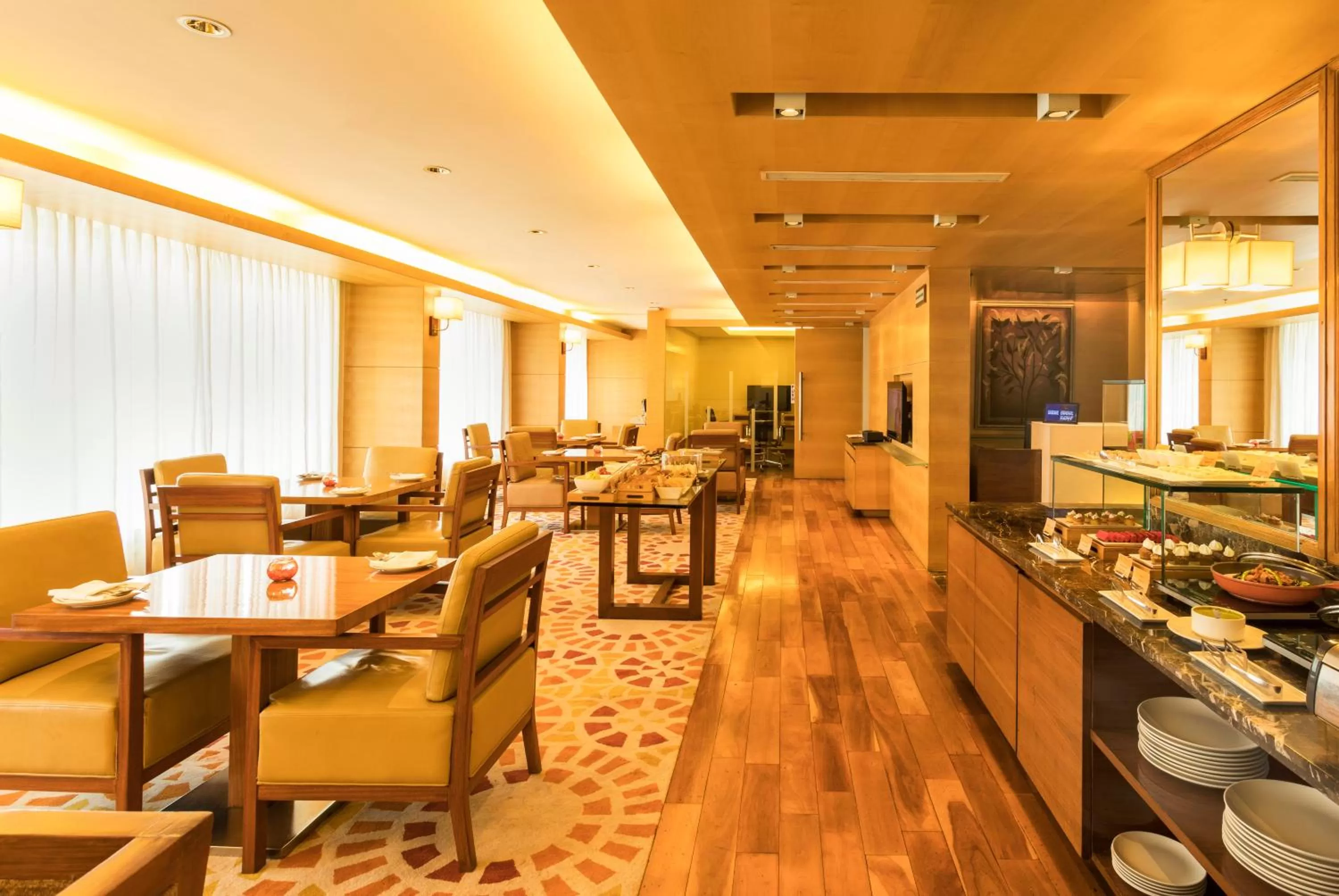 Restaurant/places to eat in Courtyard by Marriott Ahmedabad